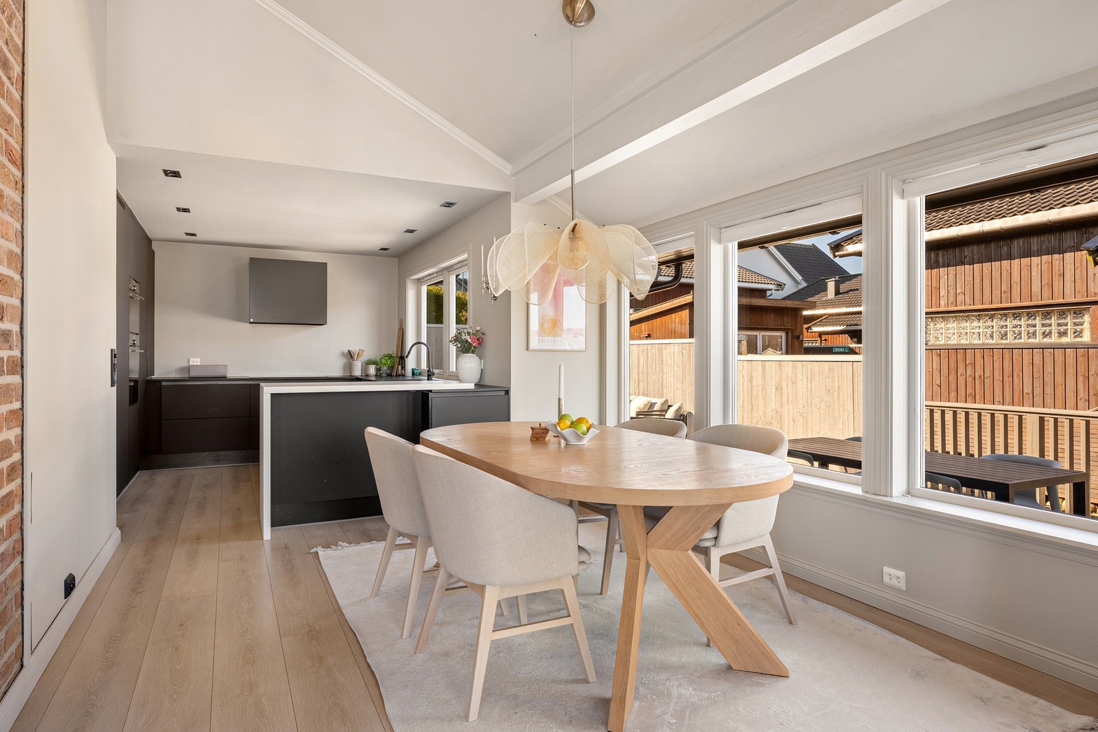 God plass til spisebord Galleribilde