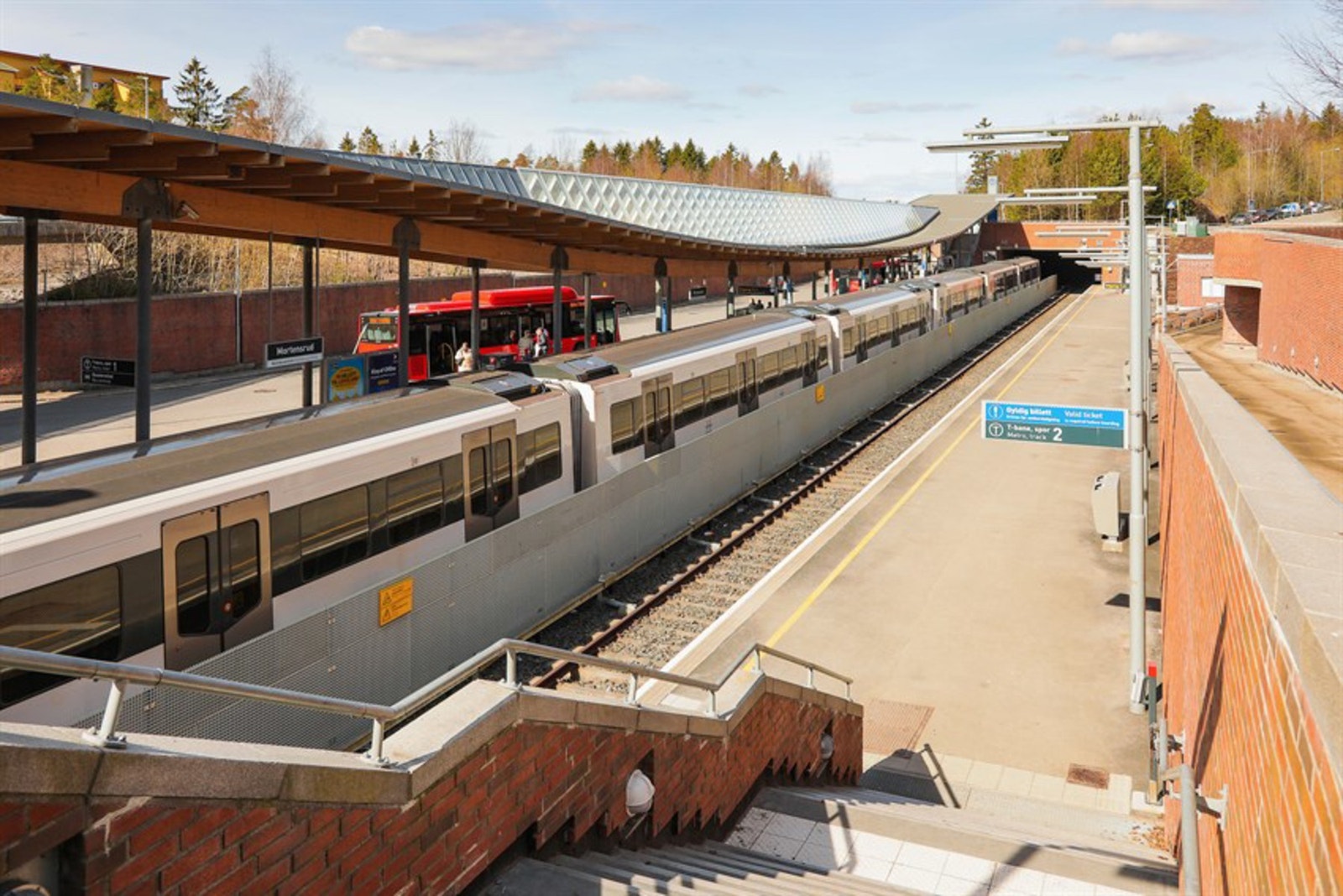 T-banestasjon ved Senter Syd. Galleribilde