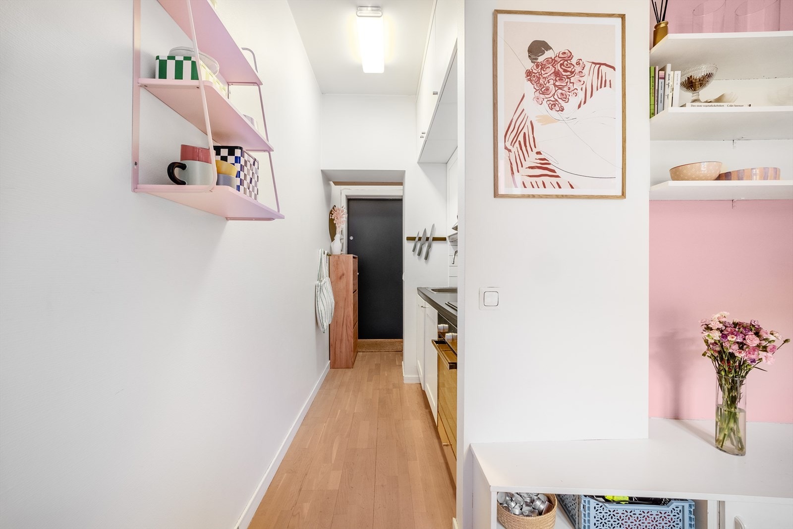 Boligen har en god romfølelse med fin flyt mellom sonene Galleribilde