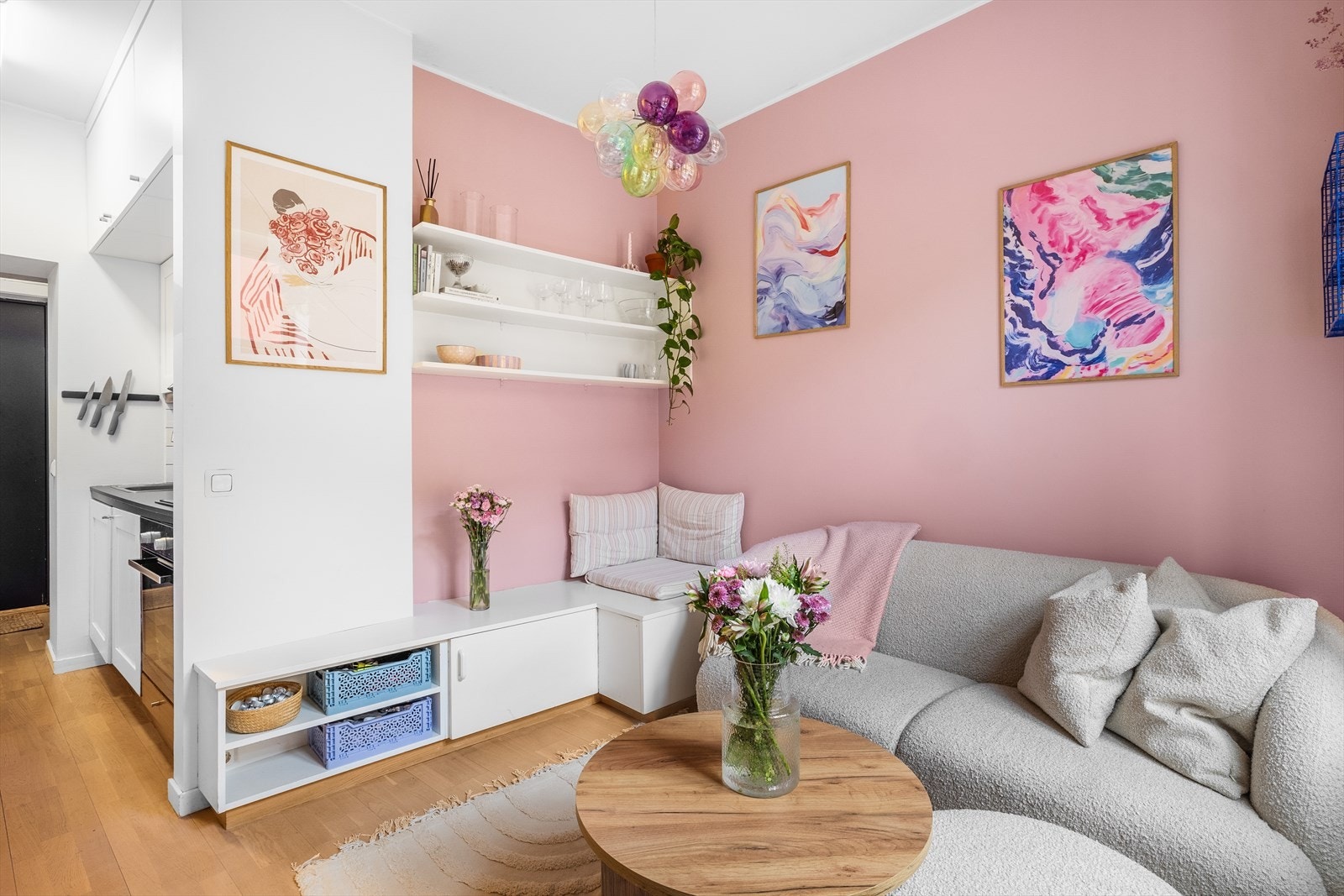 Boligen har smarte løsninger som utnytter arealet på en effektiv måte Galleribilde