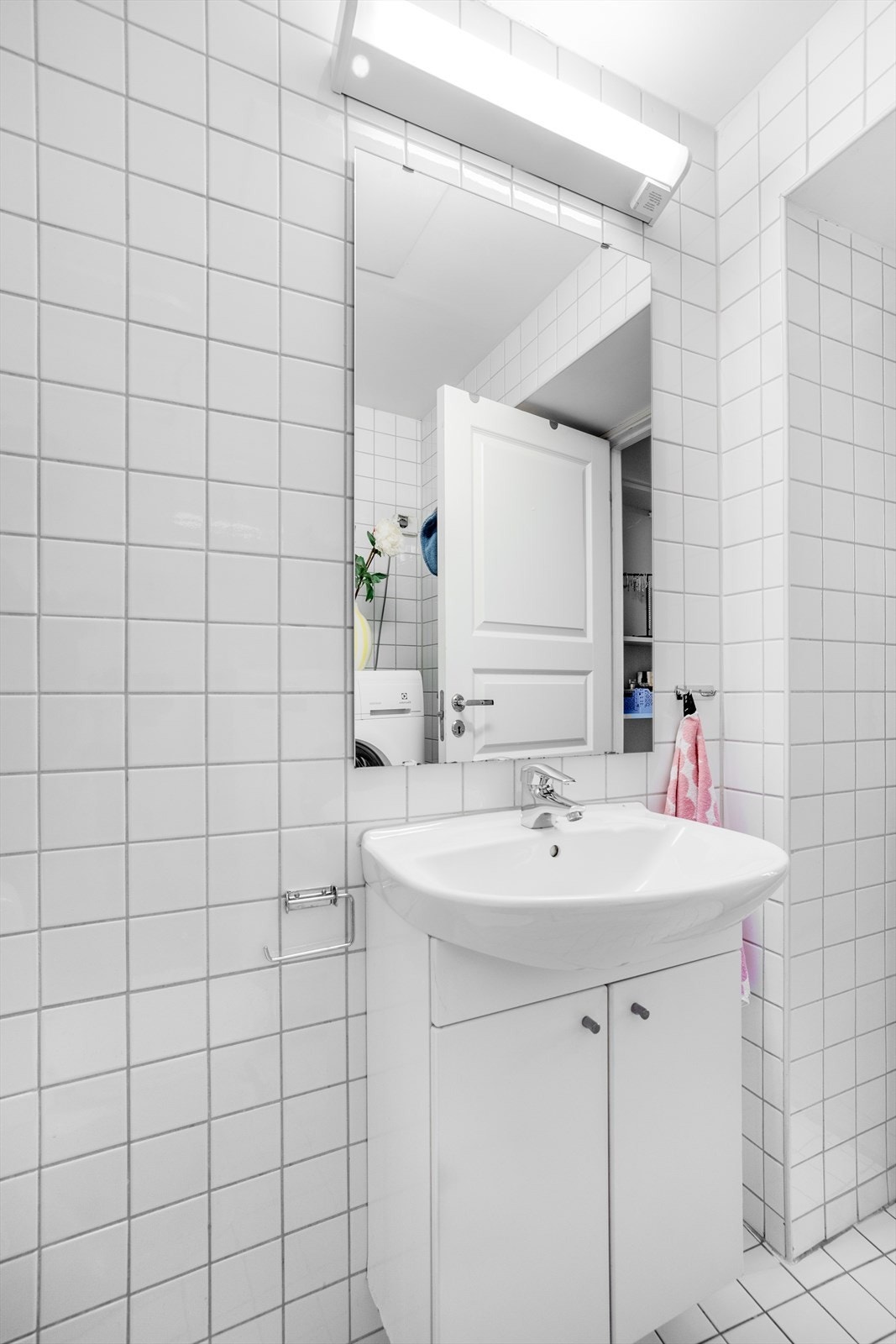 Det er elektriske varmekabler i gulv Galleribilde