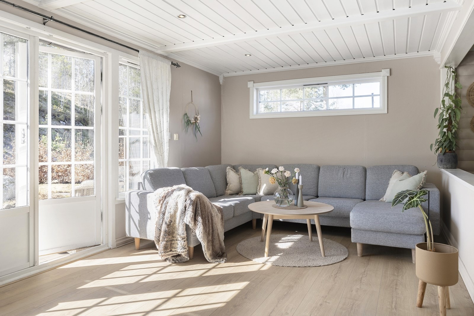 Gulvet i stuen er lagt for kun få år siden. Galleribilde