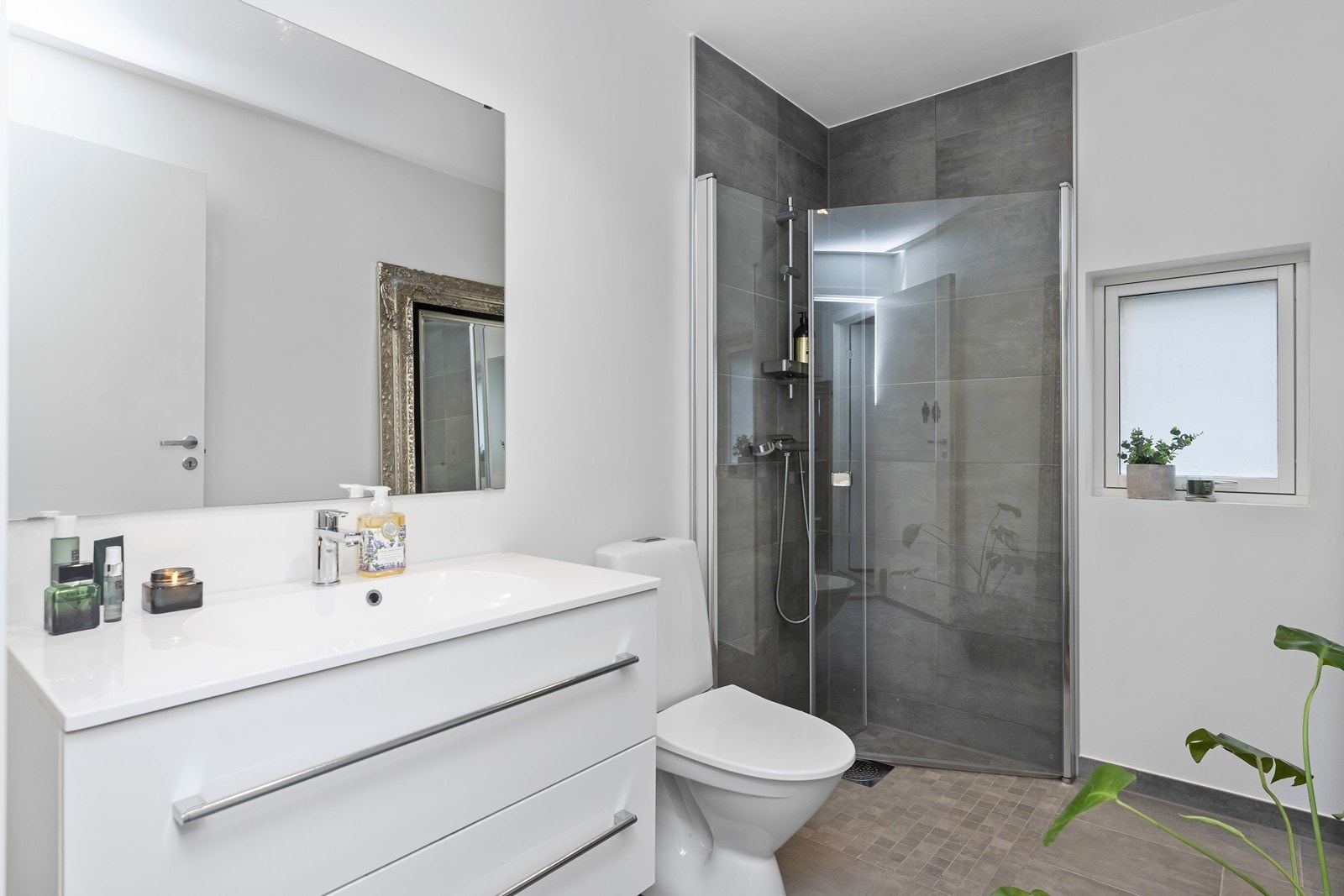 Pent og moderne bad Galleribilde