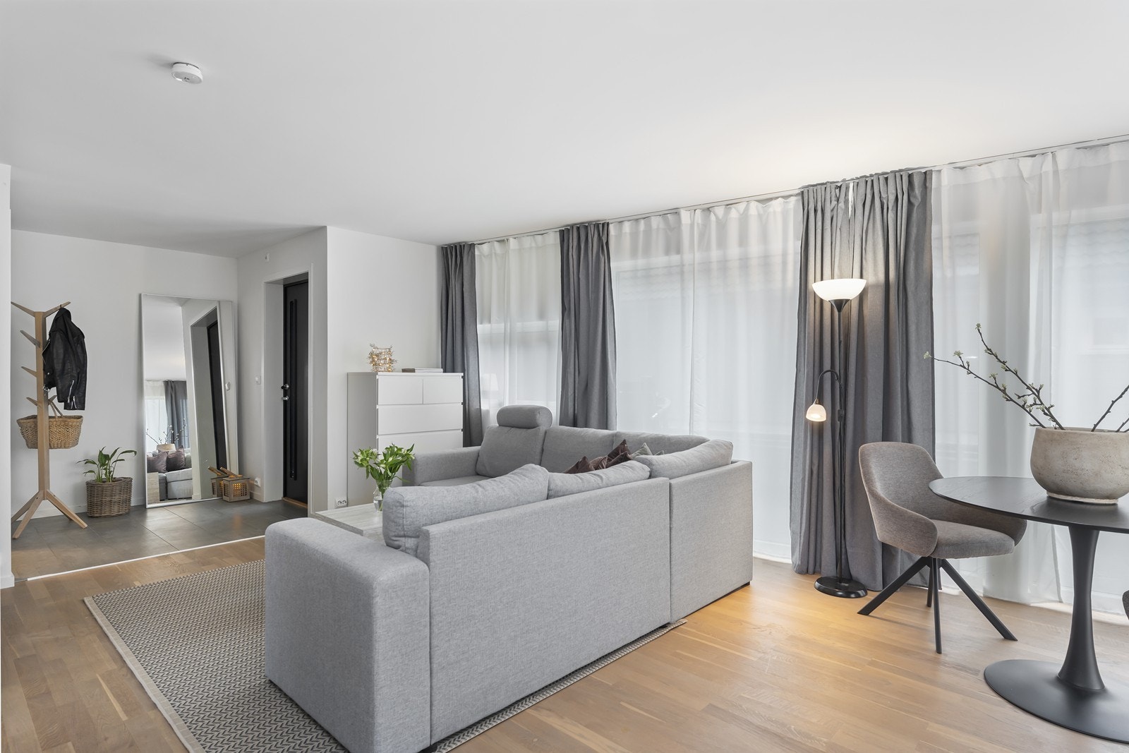 Store vindusflater så godt med lysinnslipp Galleribilde