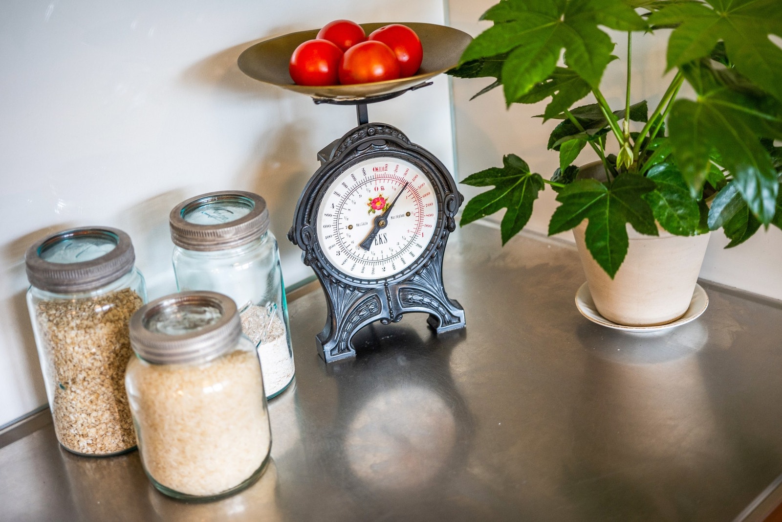 Dagligvarehandelen gjøres enkelt med Spar-butikk rett over gaten - ideelt når du raskt trenger å supplere ingredienser. Galleribilde