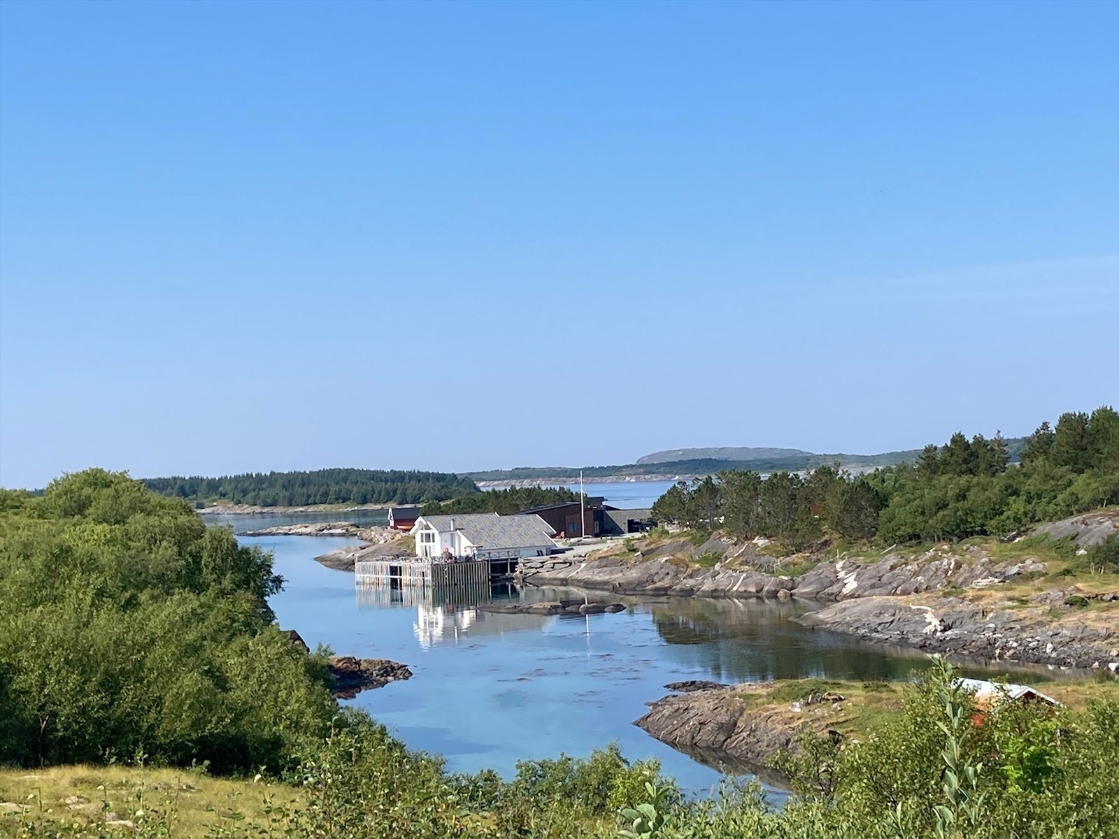 - Selgers private bilde - Sett fra eiendom ser vi sjokoladebrygga. Galleribilde