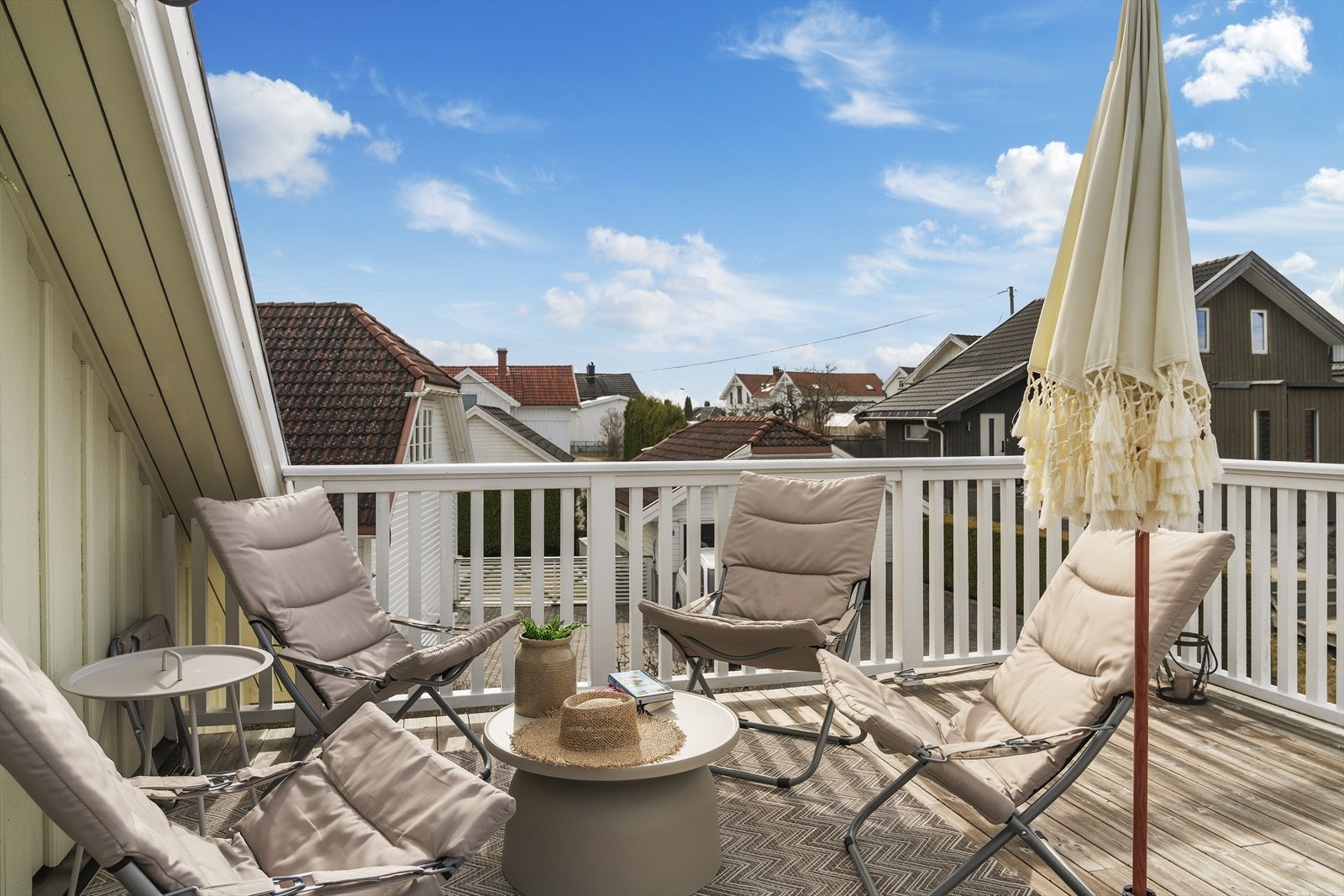 Vestvendt takterrasse med svært gode solforhold Galleribilde