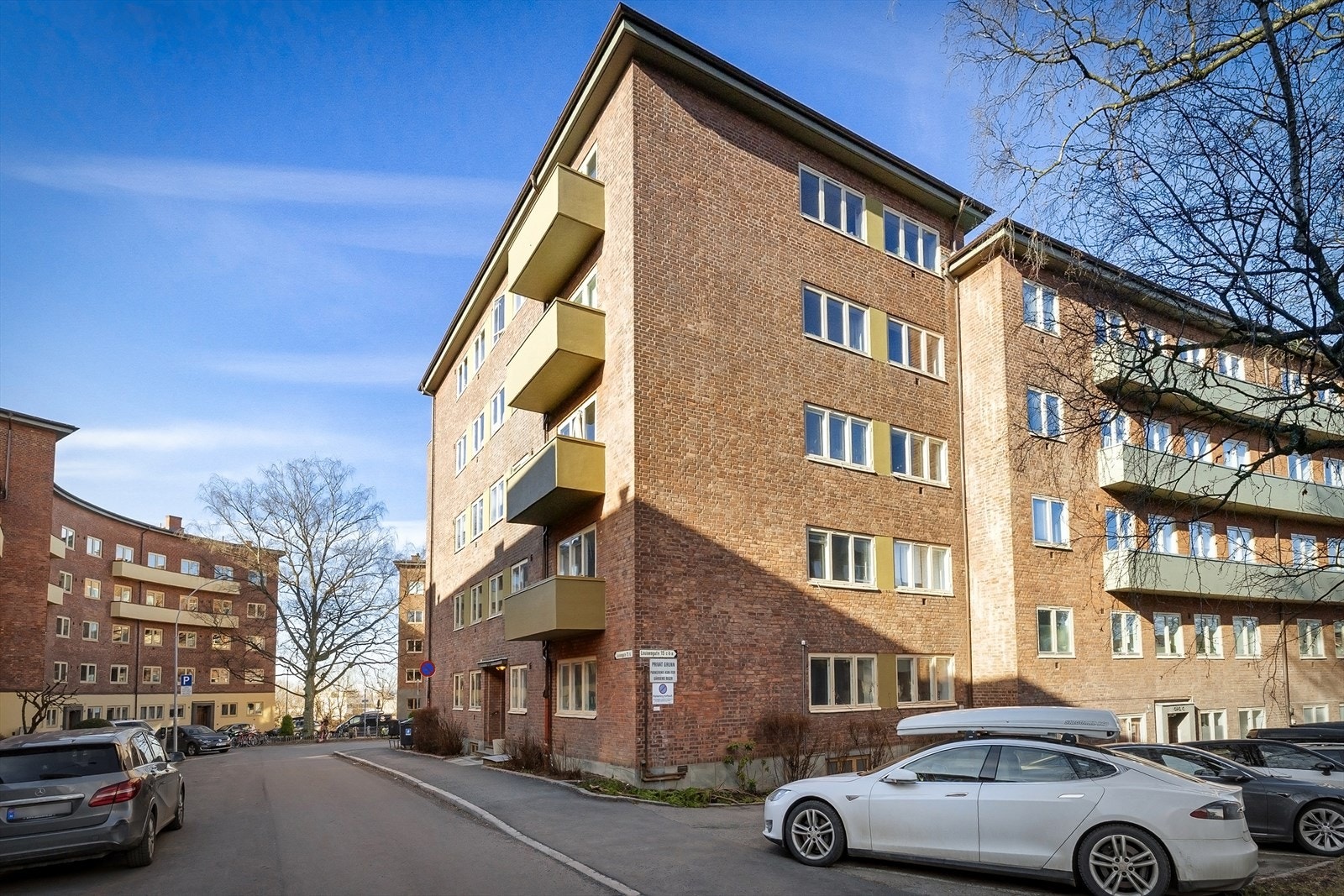 Mulighet for parkering etter venteliste. Galleribilde