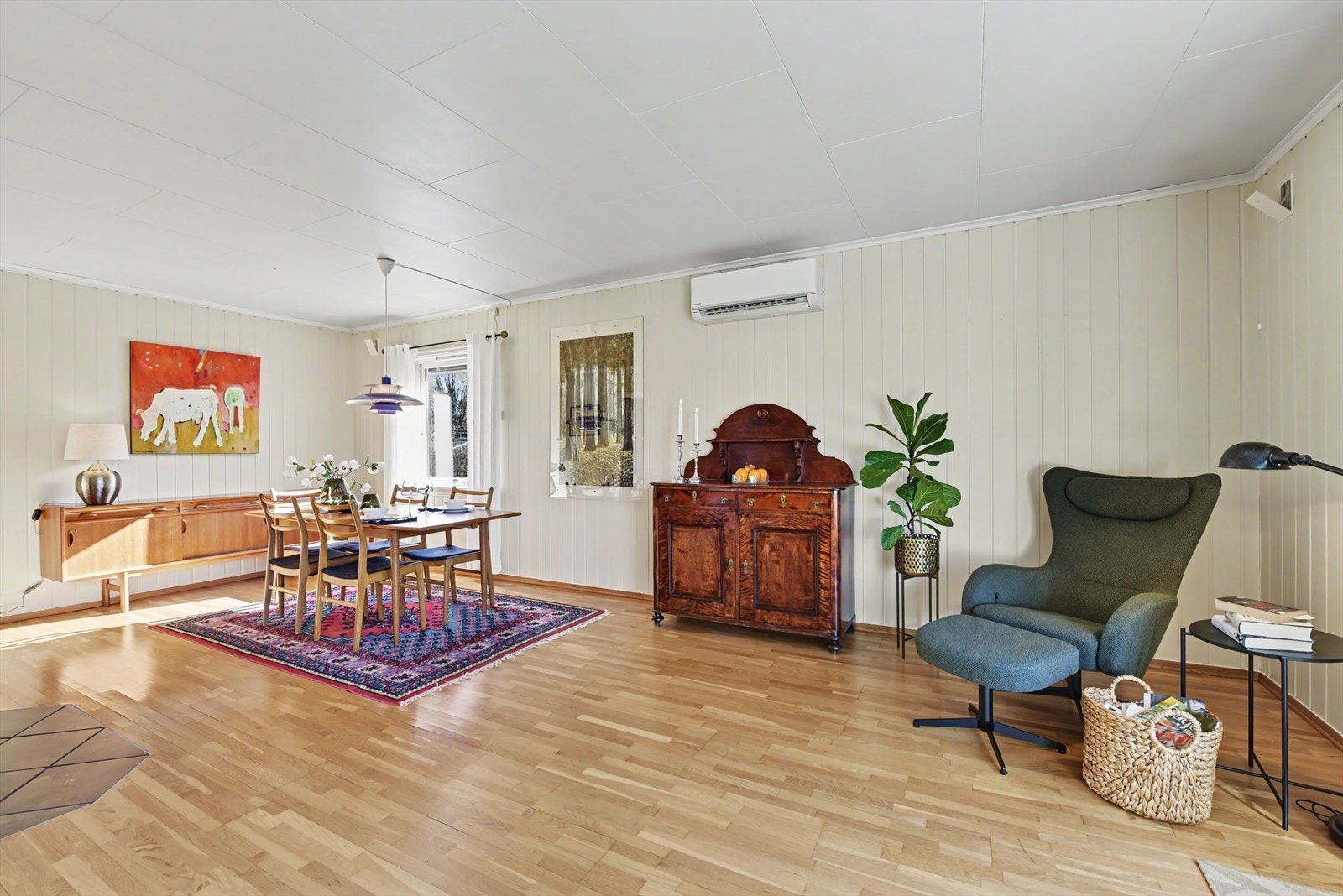 En luft-til-luft varmepumpe sørger for effektiv og jevn oppvarming. Galleribilde