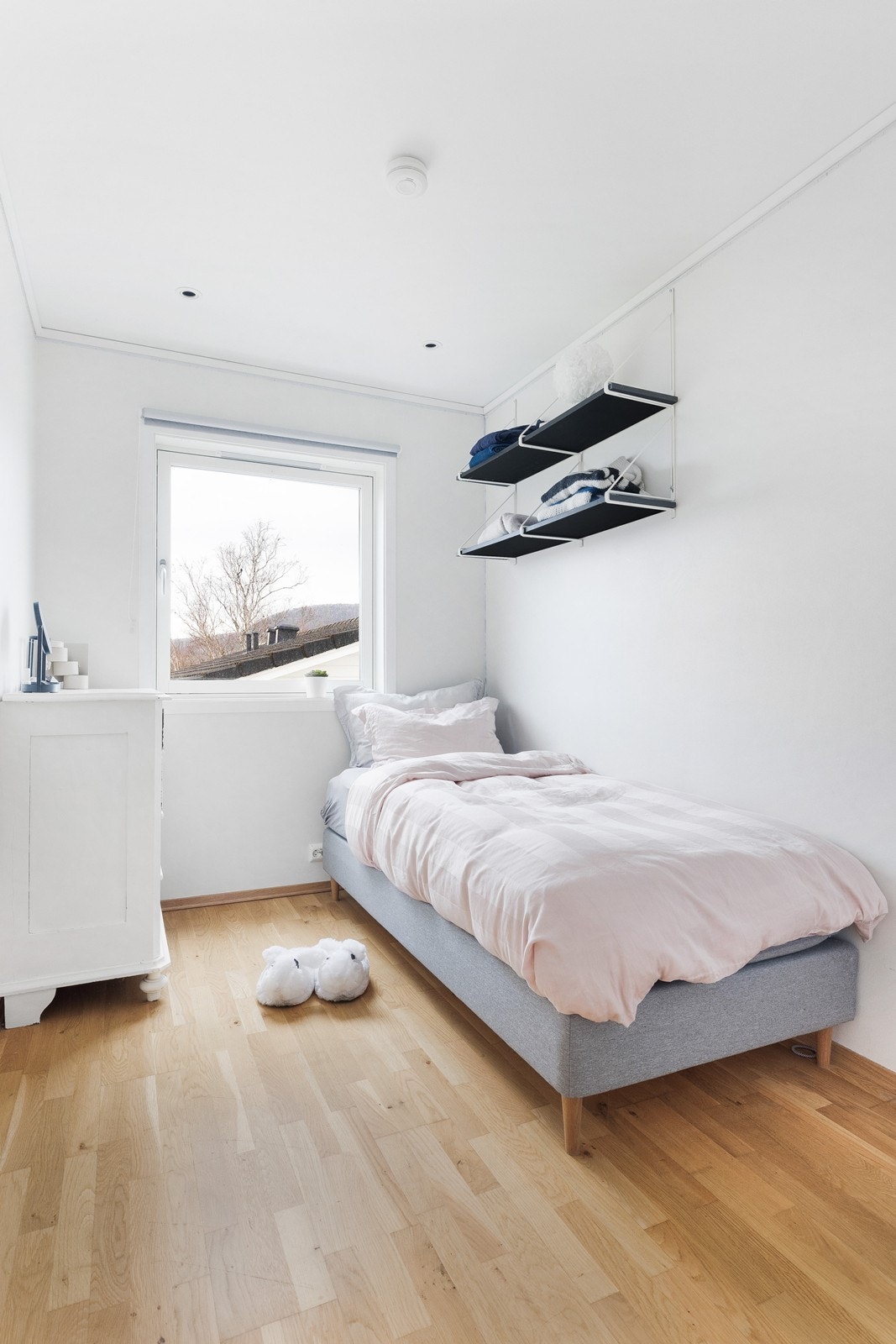 Trivelig rom egnet for både barn, gjester eller kontor. Galleribilde