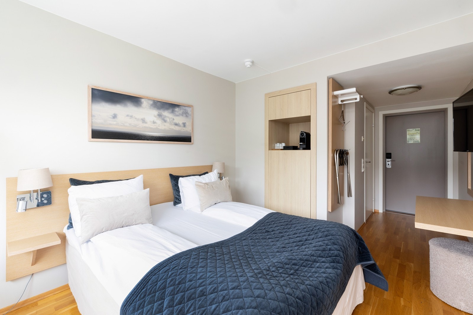 Soverom/hotellrom. Galleribilde