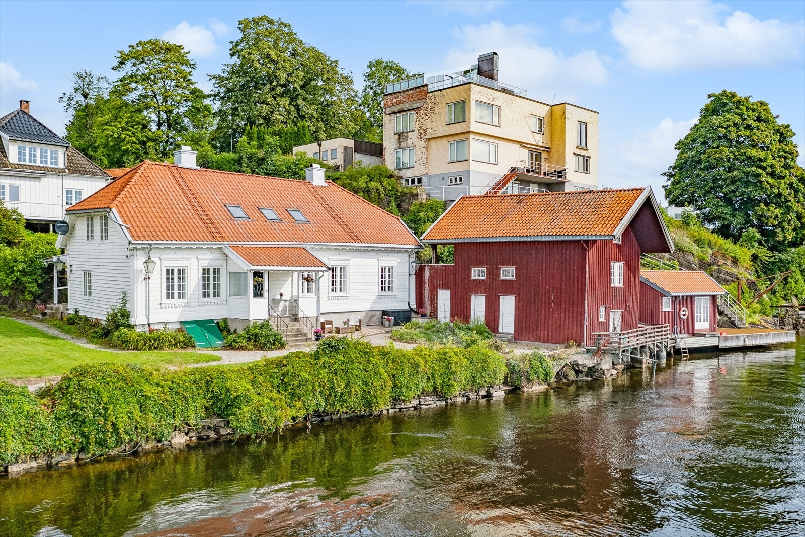 En kulturperle fra 1750 - Tilbygget og oppgradert i 1965 - Nye takvinduer/tak 2010 Galleribilde