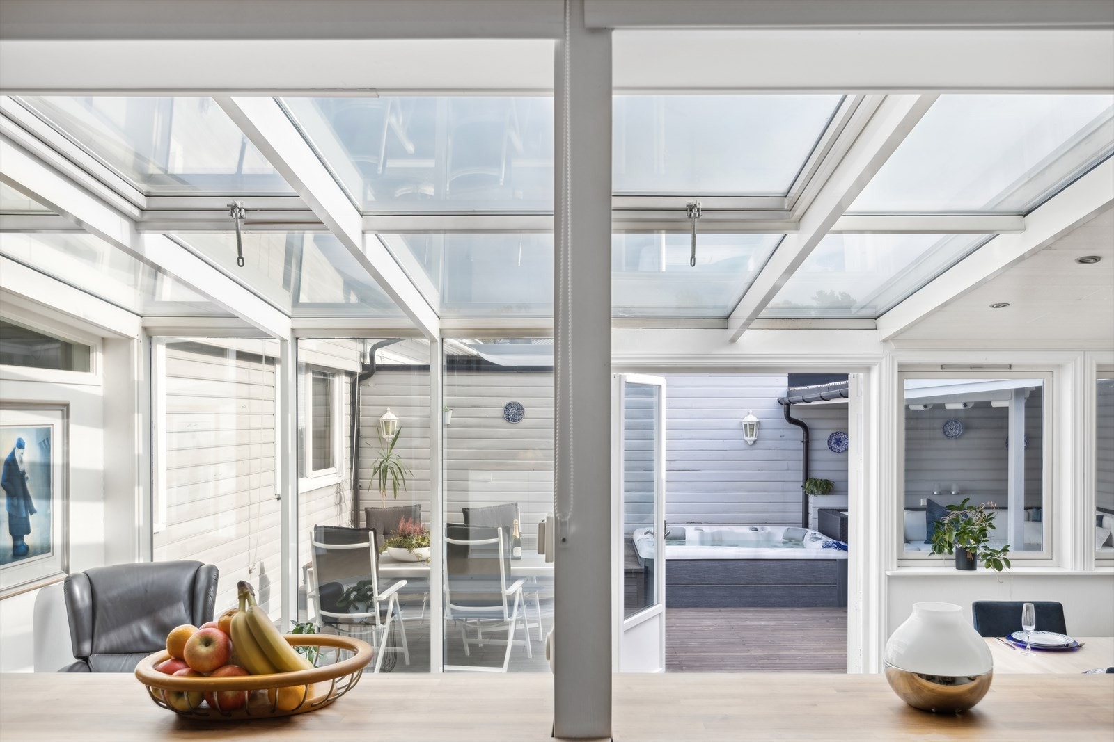 Vinduene kan åpnes/lukkes i taket. Meget godt naturlig lysinnslipp! Galleribilde