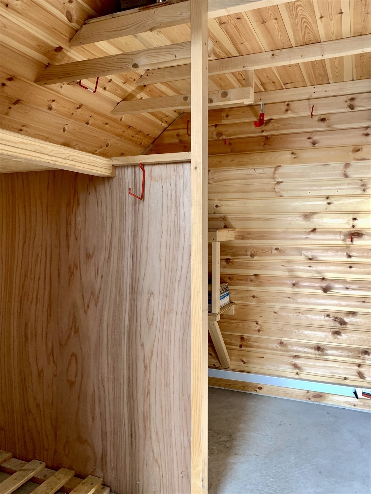 Utvendig sportsbod. Galleribilde