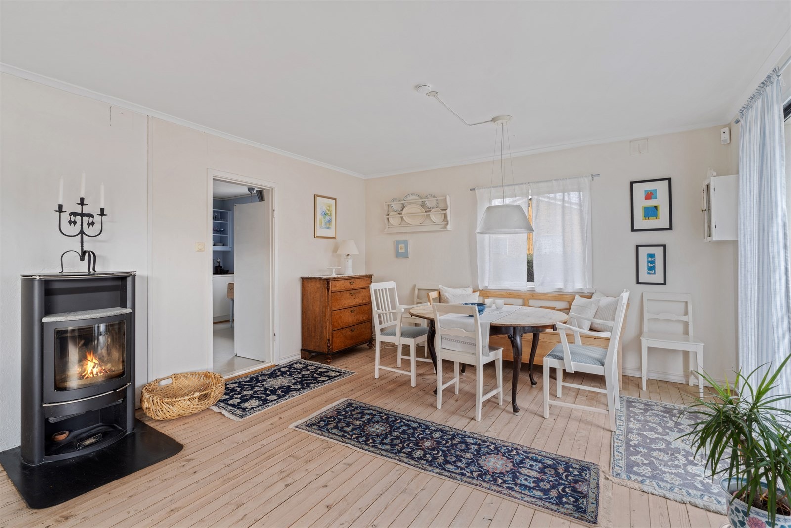 En vedovn fra 2004 sørger for lun varme på kalde dager. Galleribilde