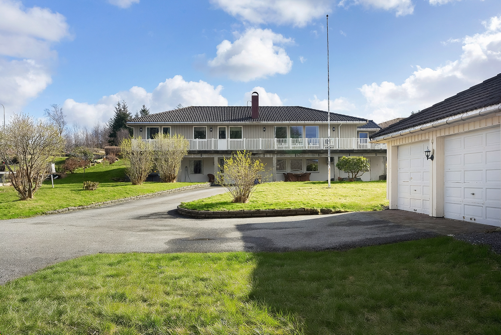 Velkommen til Skuleteigen 10! Foto: Diakrit (Gustavo Velez).
Plen er redigert med bruk KI og det tas forbehold om mindre feil. Galleribilde