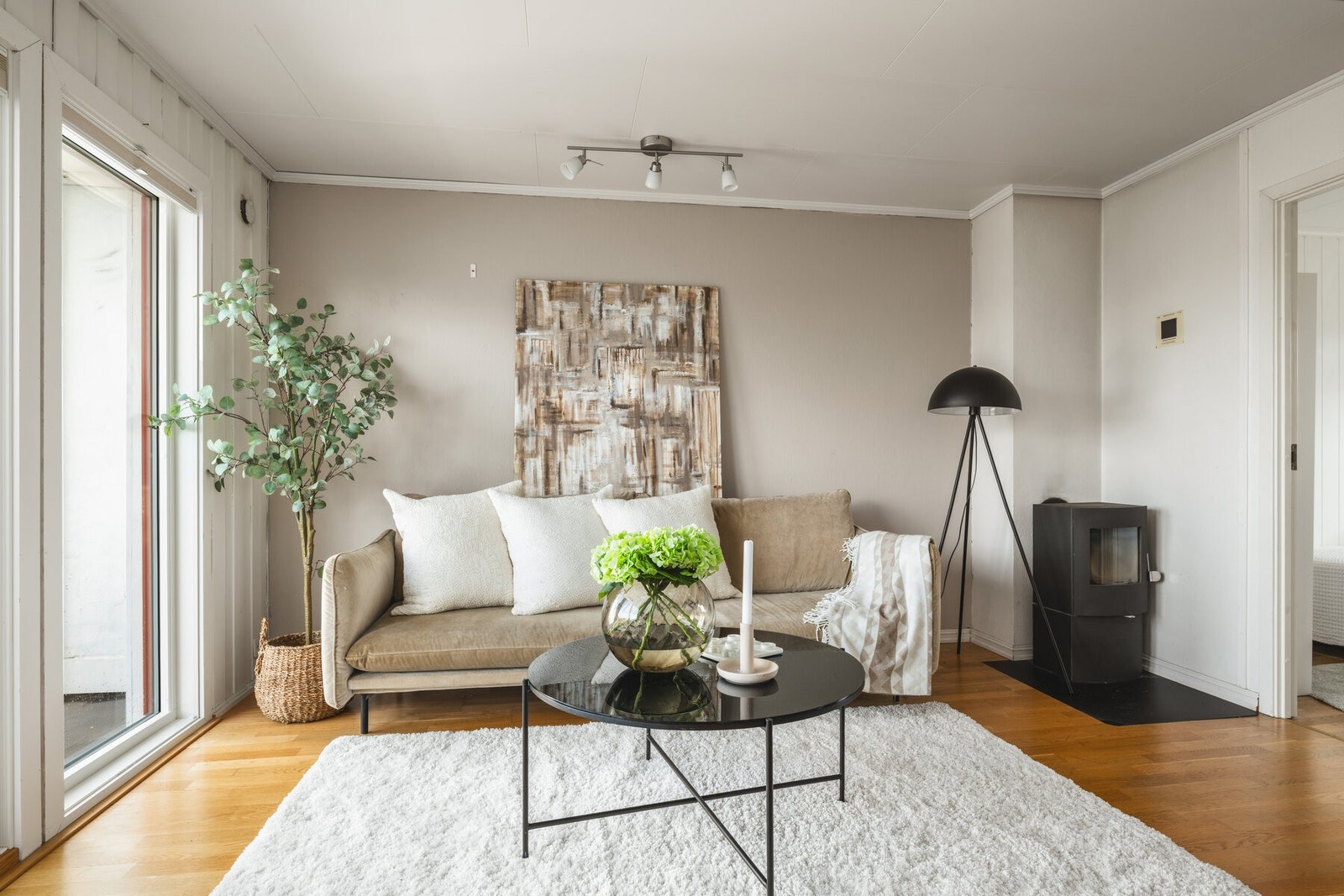 Vedovnen sørger for god oppvarming Galleribilde