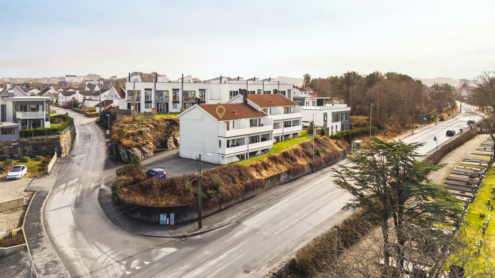 Det er bussforbindelser til og fra byen like nedenfor leiligheten Galleribilde