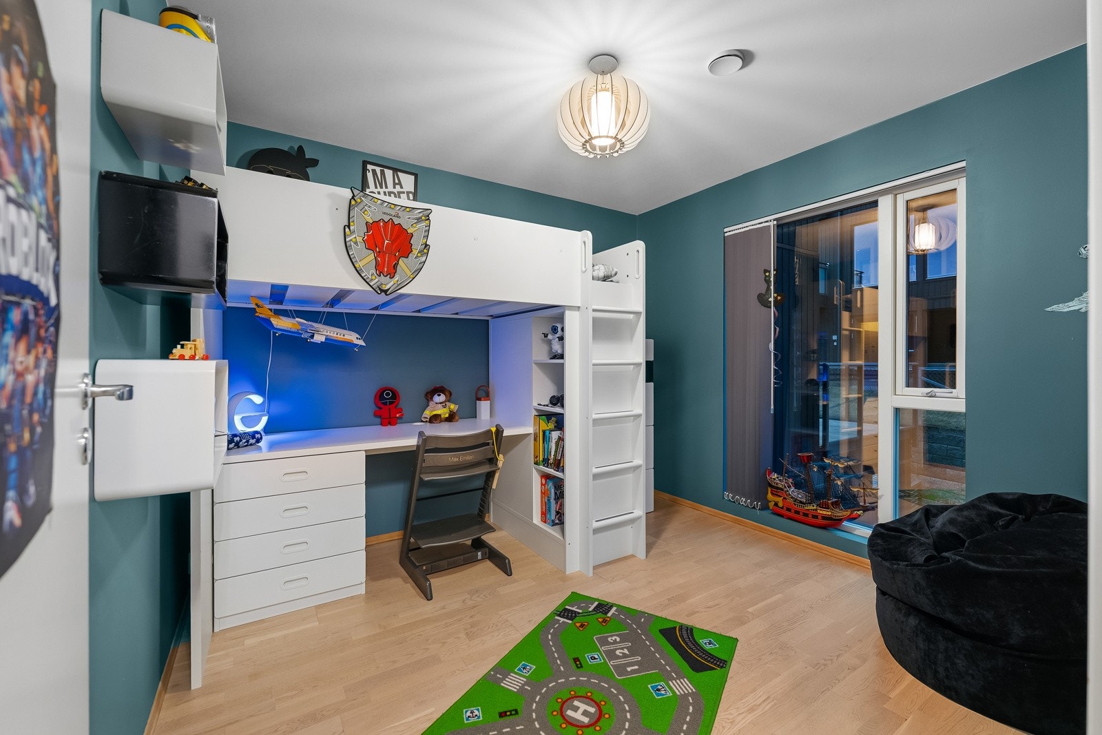 Soverom tre er innredet som barnerom og her er det også plass til dobbelseng og garderobeløsning. Galleribilde