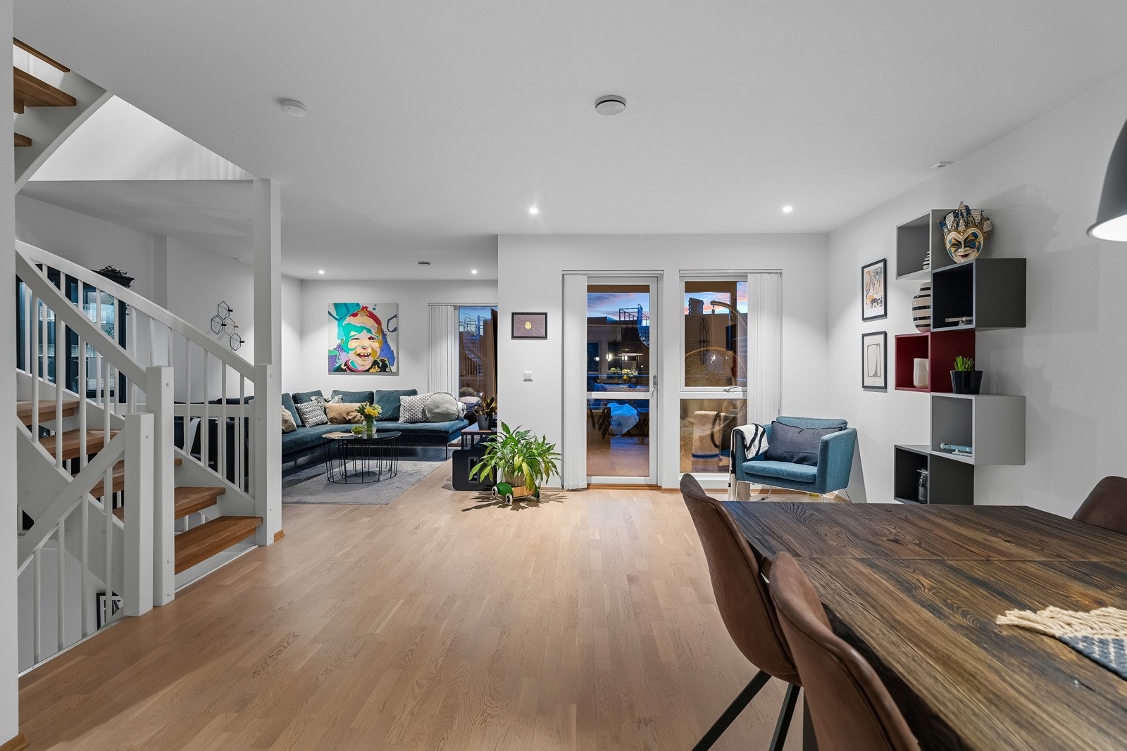 Stuen har såpass fine vinkelløsninger som gjør det lett å innrede. Galleribilde