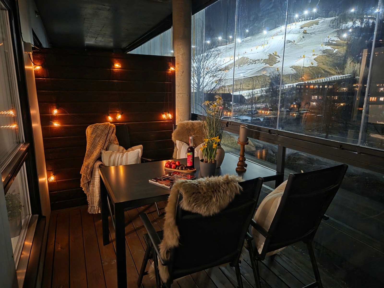Kvelds stemning på balkongen Galleribilde