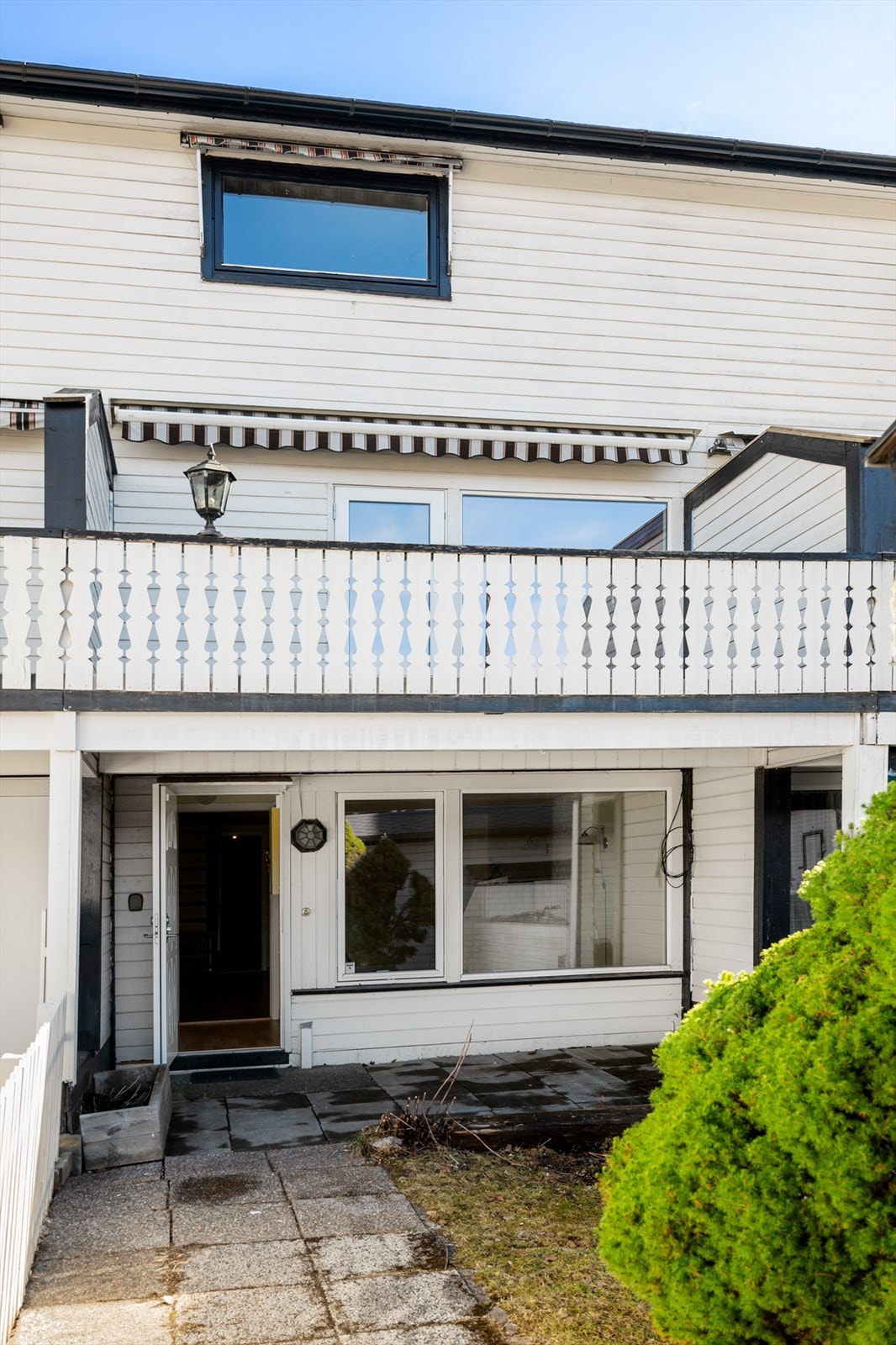 Skap drømmehjemmet i dette innholdsrike rekkehuset over tre plan. Galleribilde