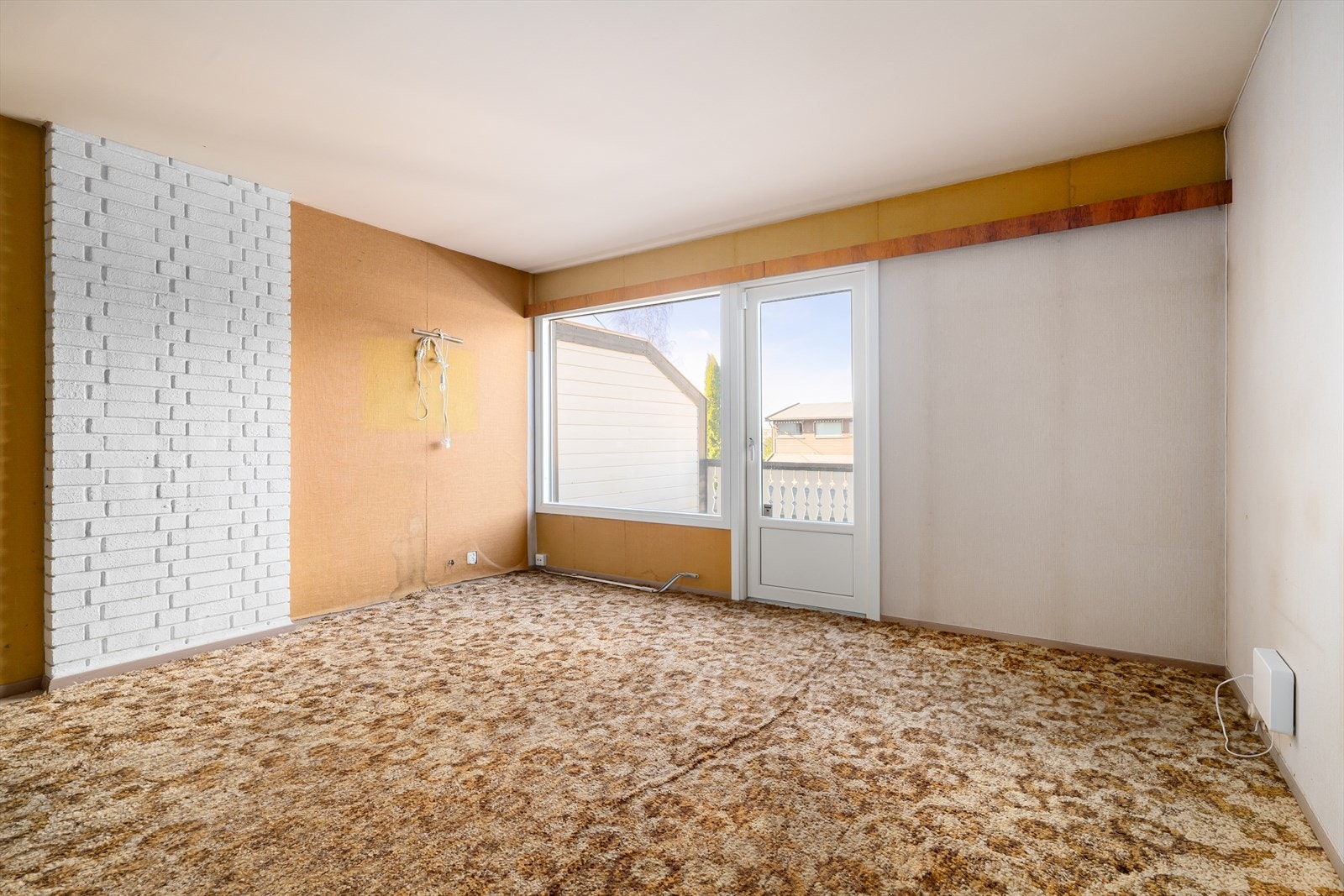 Stue i 2. etasje med plass til flere sittegrupper og soner. Galleribilde