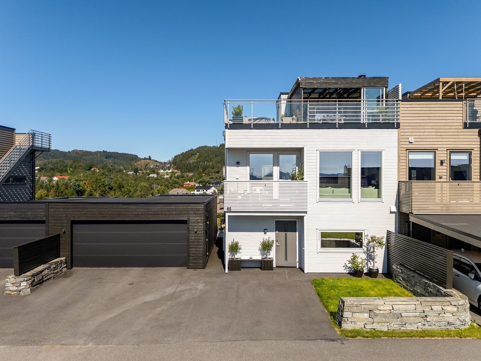 Velkommen til Elvavegen 65 - en legger familiebolig i populært boligfelt på Frekhaug Galleribilde