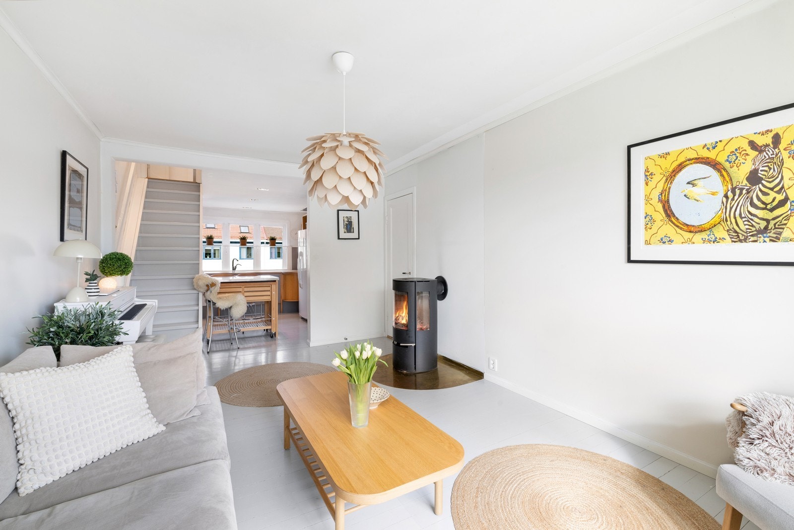 Leilighetens hovedrom med åpen stue/ kjøkkenløsning Galleribilde