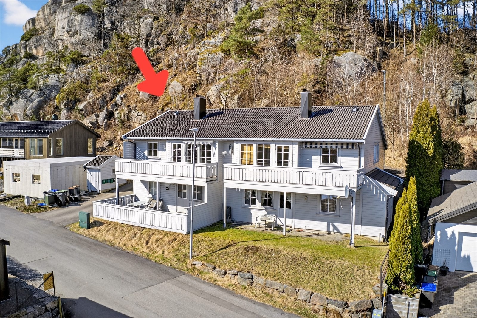 Eiendomsmegler MNEF Anita Cecilie Gabrielsen ønsker velkommen til en trivelig og lettstelt leilighet i Danefjellveien 25D! Galleribilde