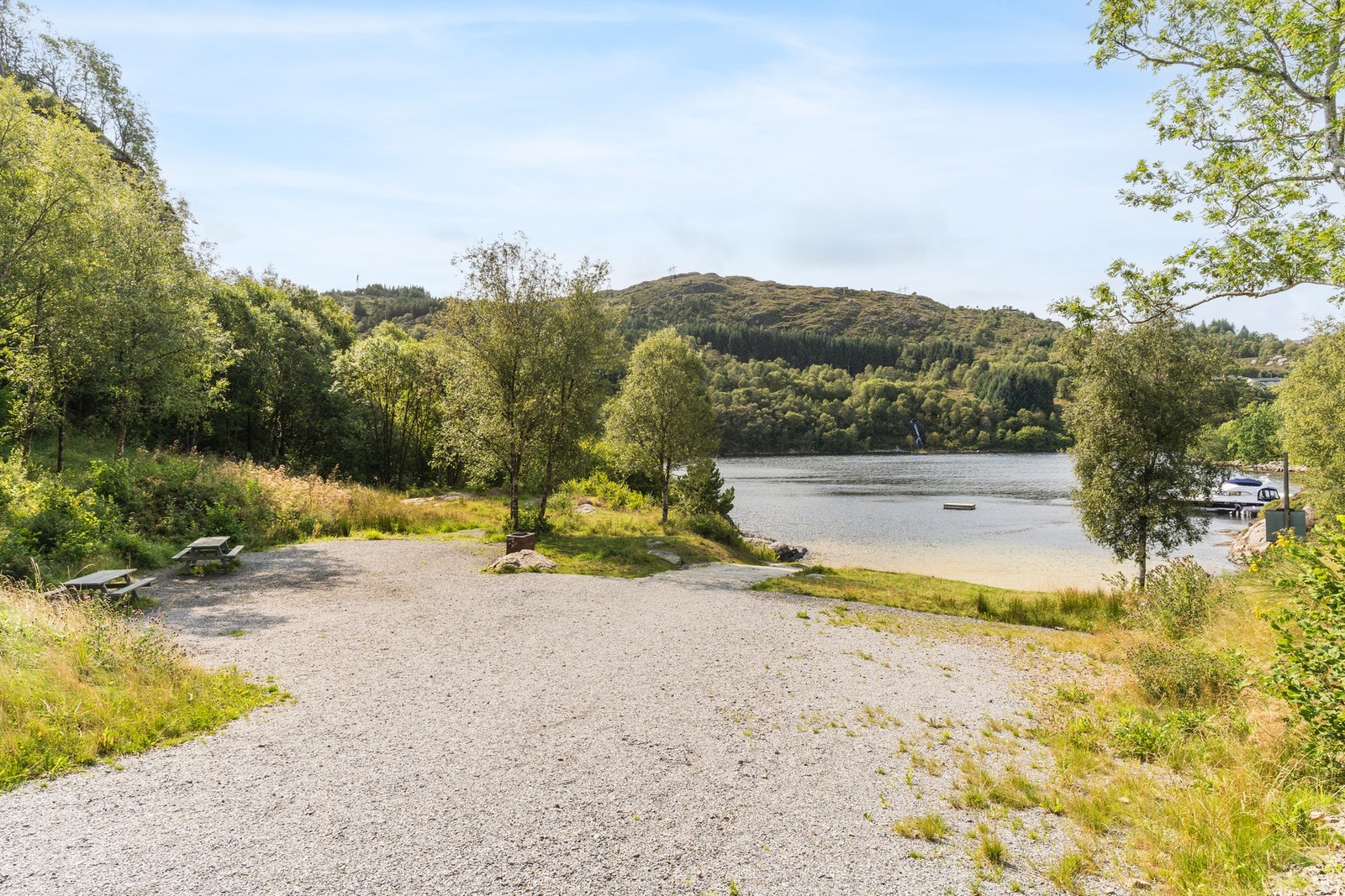 Det er flere flotte tur- og rekreasjonsmuligheter i nærområdet. Galleribilde