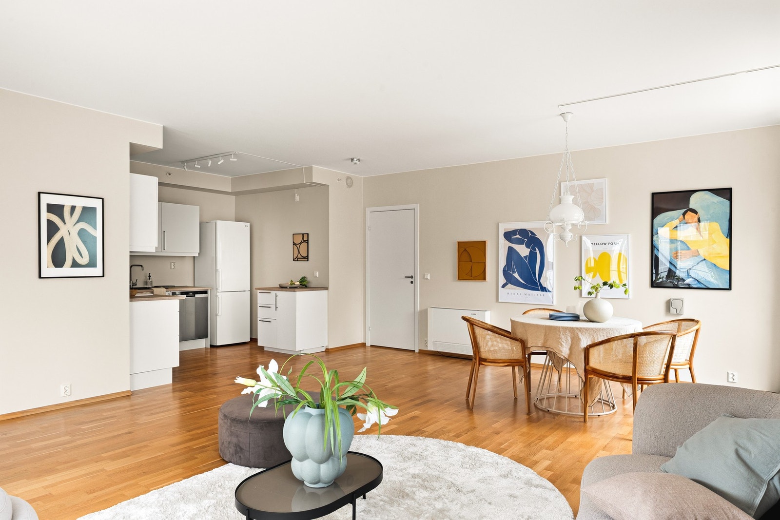 I stuen er det konvektorovn som sørger for en behagelig innetemperatur. Galleribilde