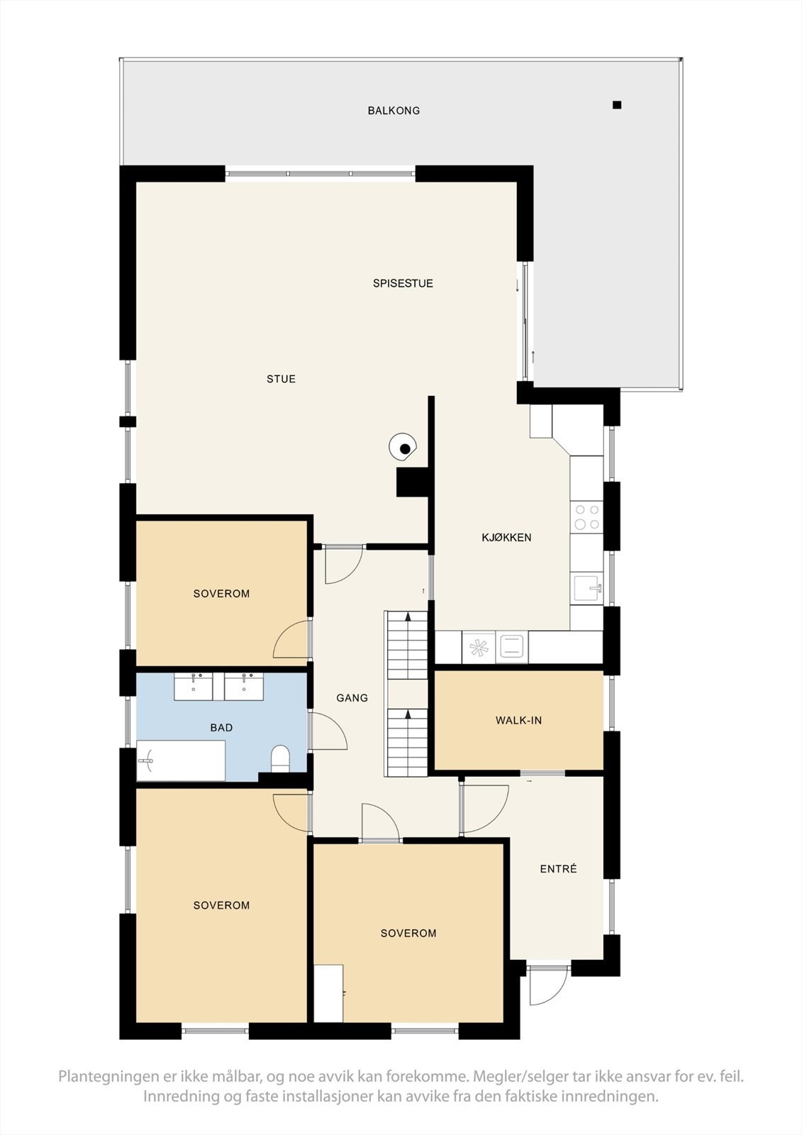 Hovedetasjen har en arealeffektiv planløsning med tre soverom, bad, kjøkken og en romslig stue med utgang til veranda. Galleribilde
