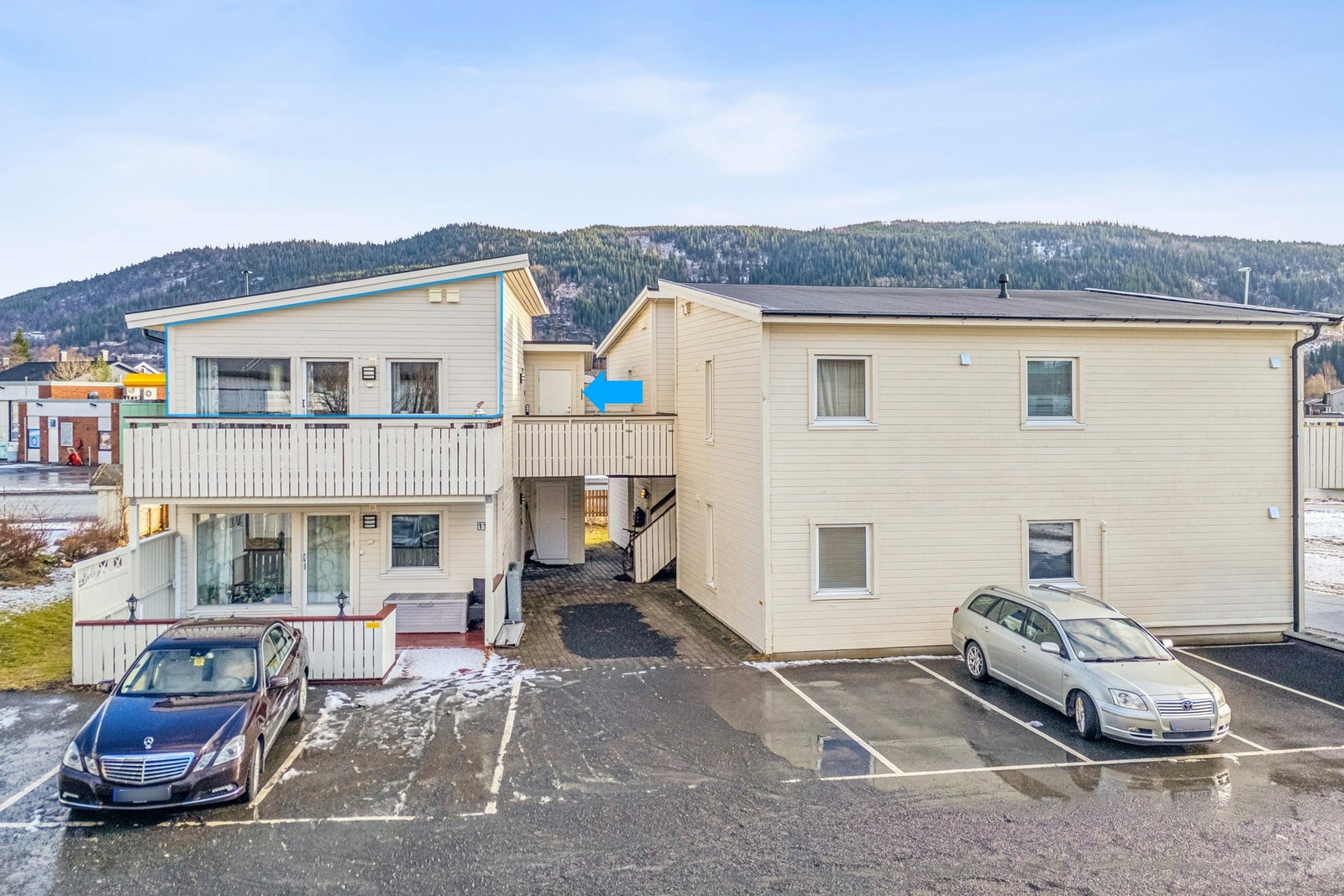 Sameiet ble ferdigstilt i 2011 og består av totalt 12 enheter fordelt på 6 tomannsboliger. Utvendig er det opparbeidet P-plasser til beboerne. Galleribilde