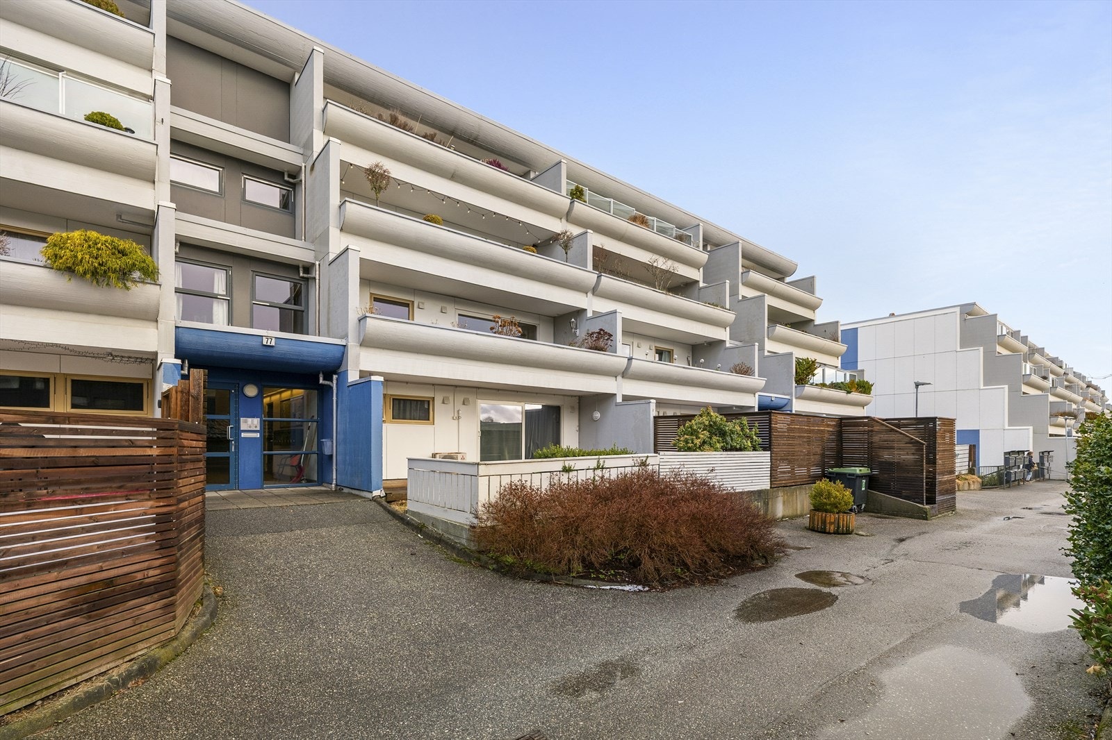 Dette er en leilighet med masse potensial, med gode muligheter for å sette sitt eget preg på både planløsning og overflater. Galleribilde