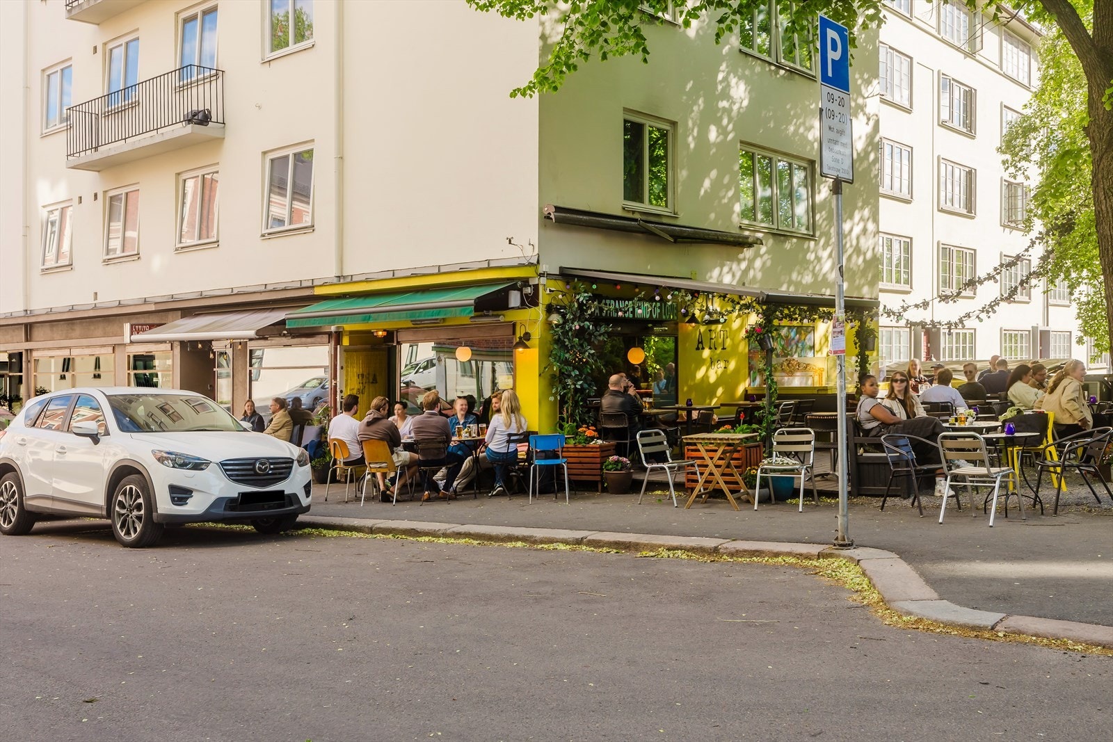 Nabolaget byr på flere hyggelige serveringssteder Galleribilde