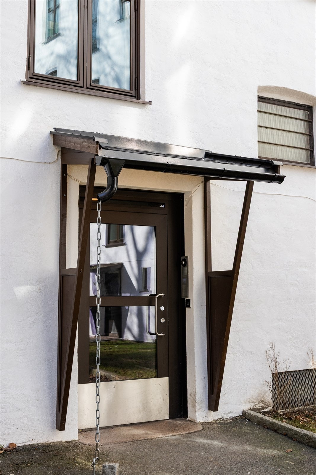 Callinganlegg ved inngangspartiet Galleribilde