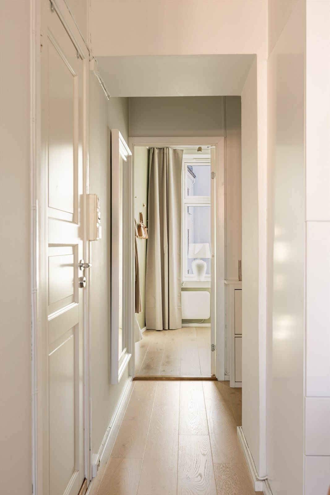 Gjennomgående planløsning med godt lysinnslipp. Galleribilde