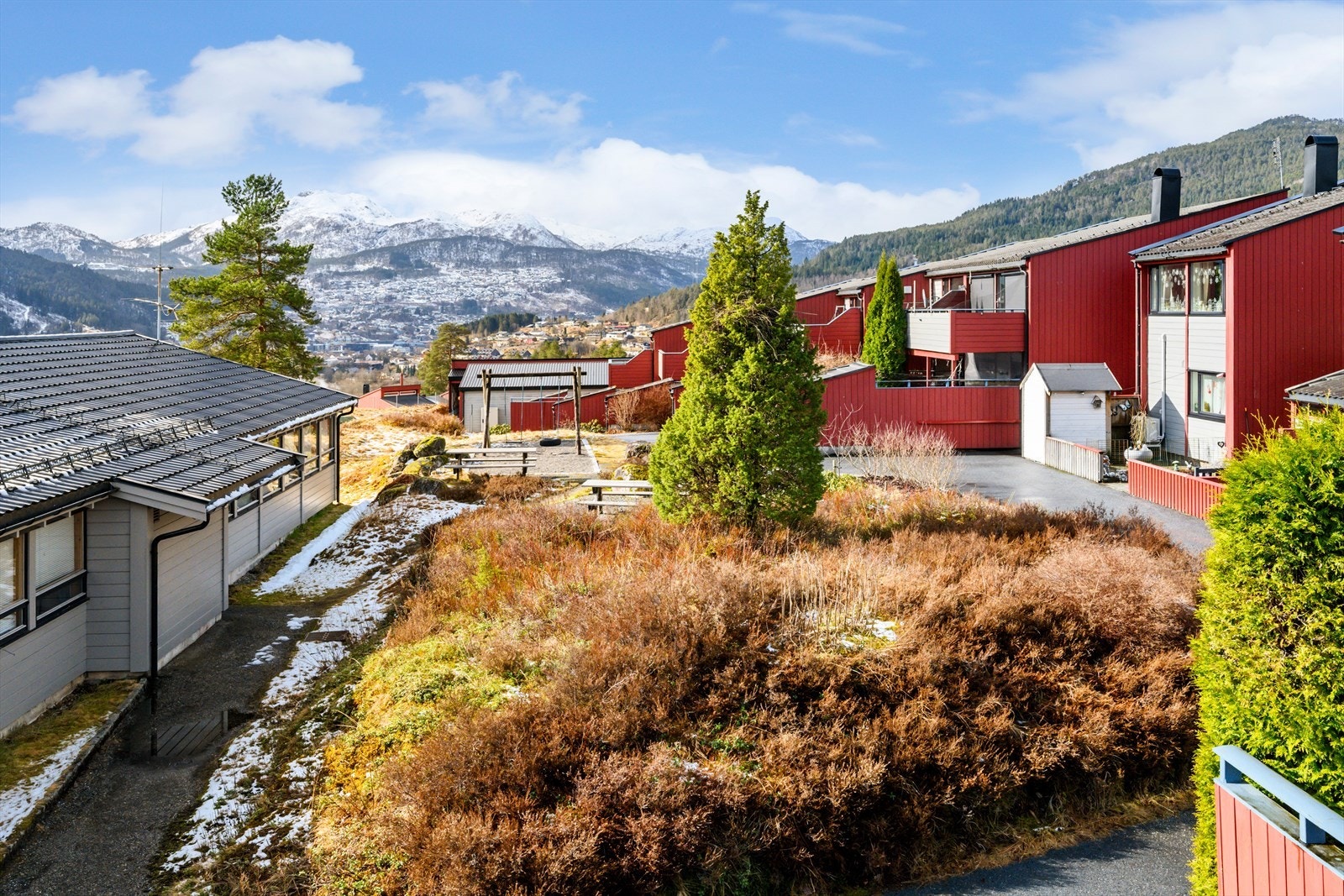Fri og fin utsikt fra veranda! Galleribilde