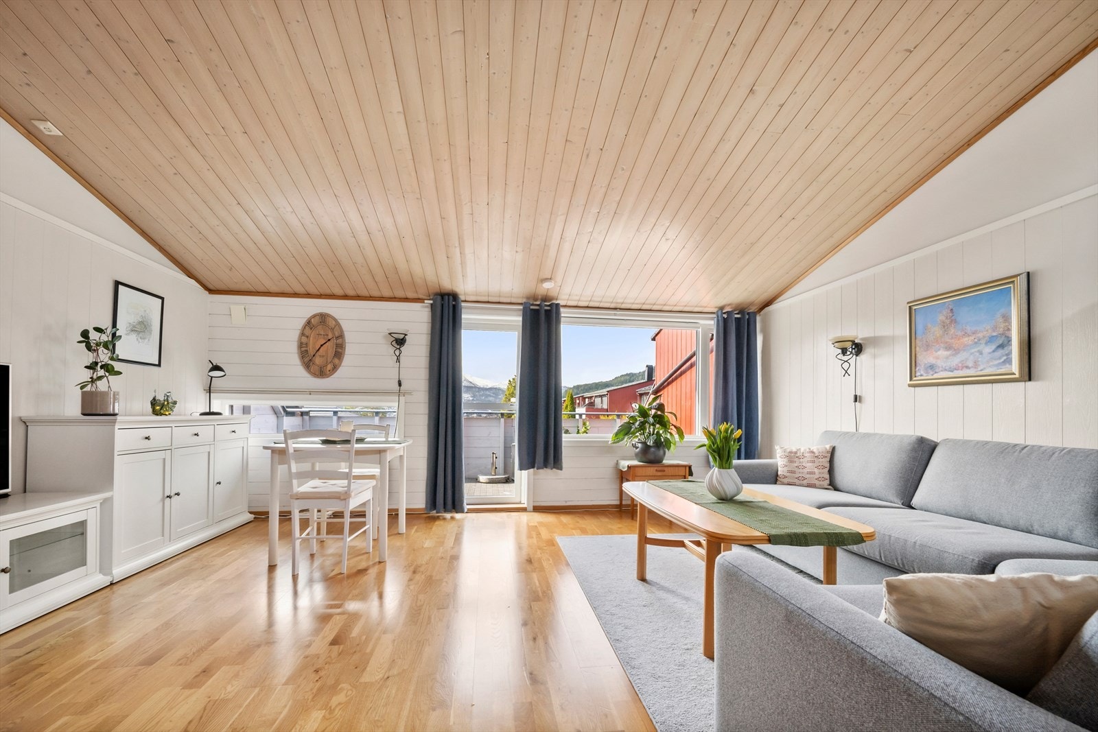 Stue med utgang til veranda Galleribilde