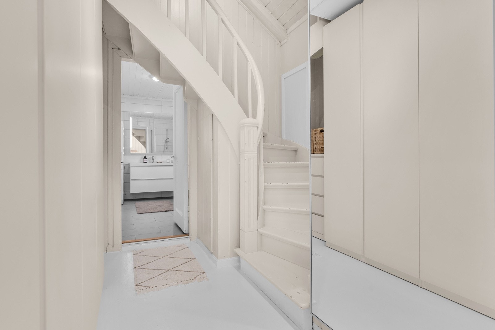 Trapp opp til boligens loft Galleribilde