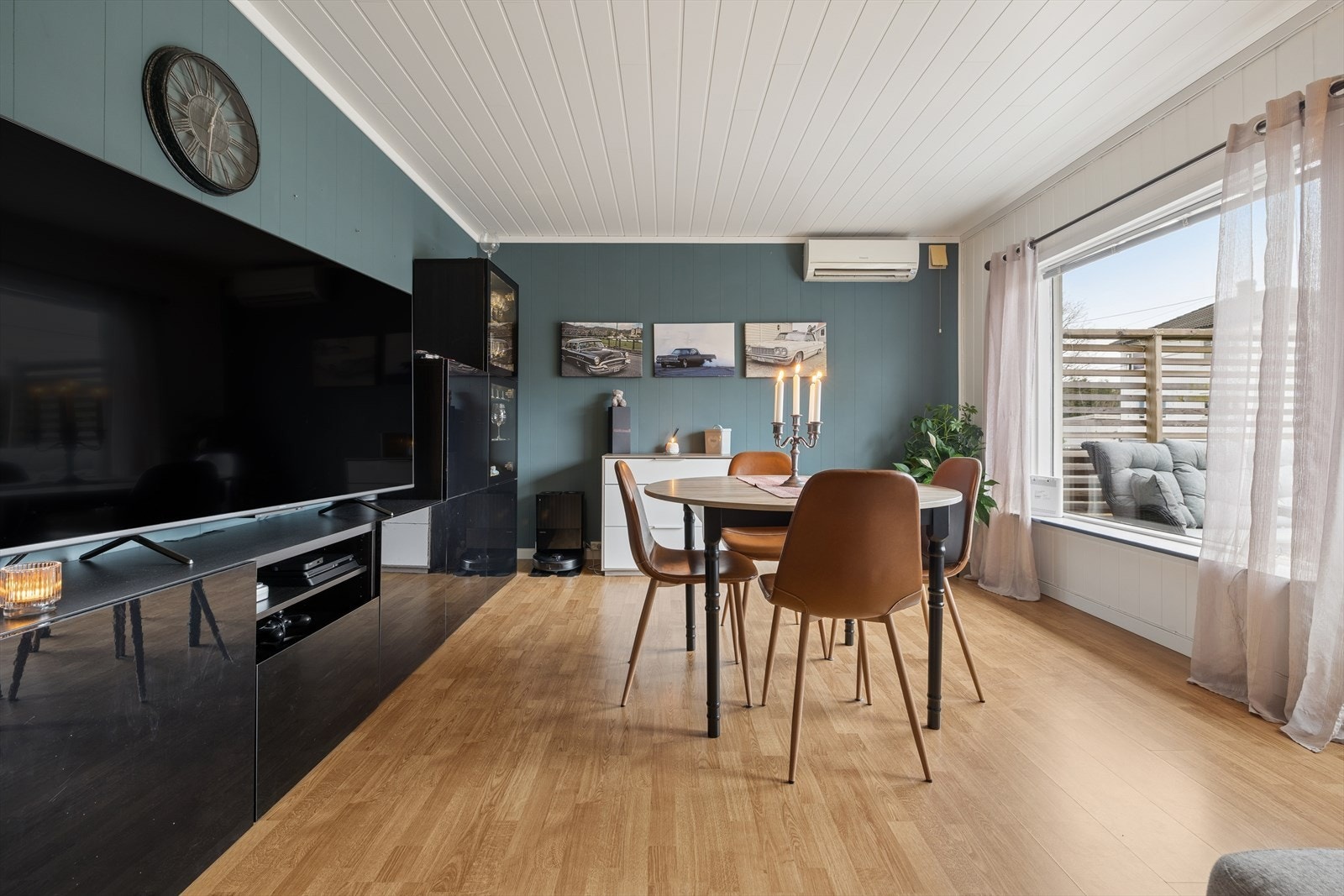 Vedovn og varmepumpen gir et behagelig inneklima året rundt Galleribilde