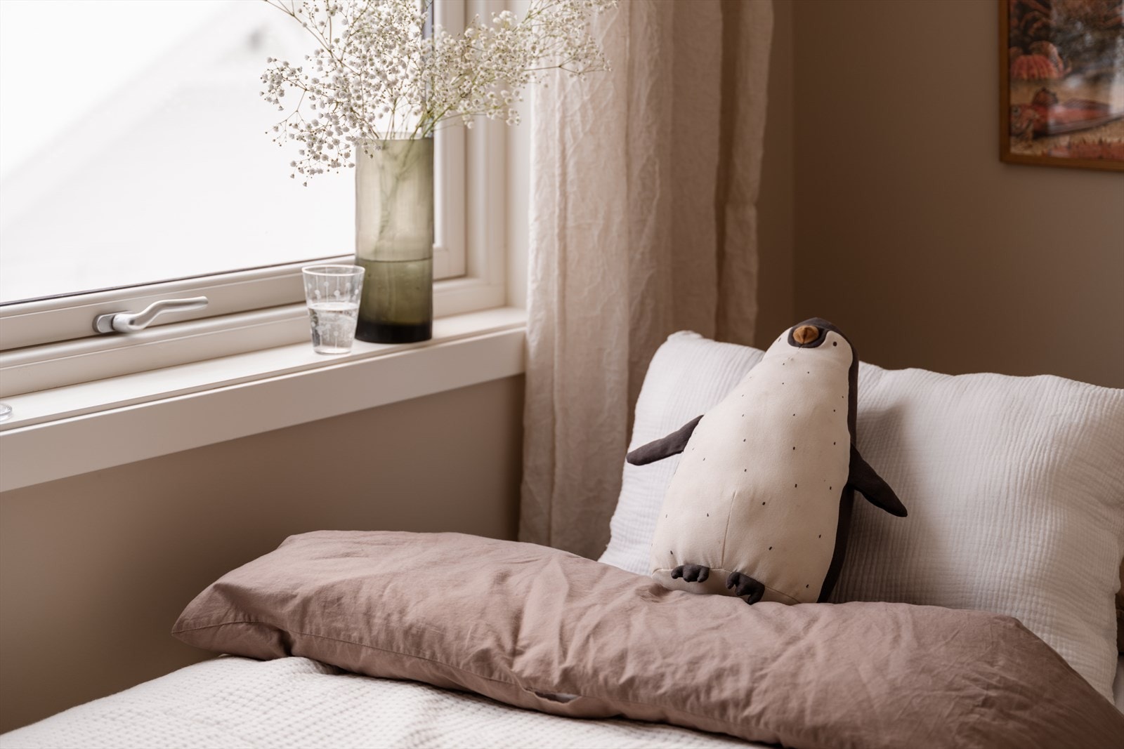 Farge- og materialvalget er gjennomført i alle rom. Galleribilde