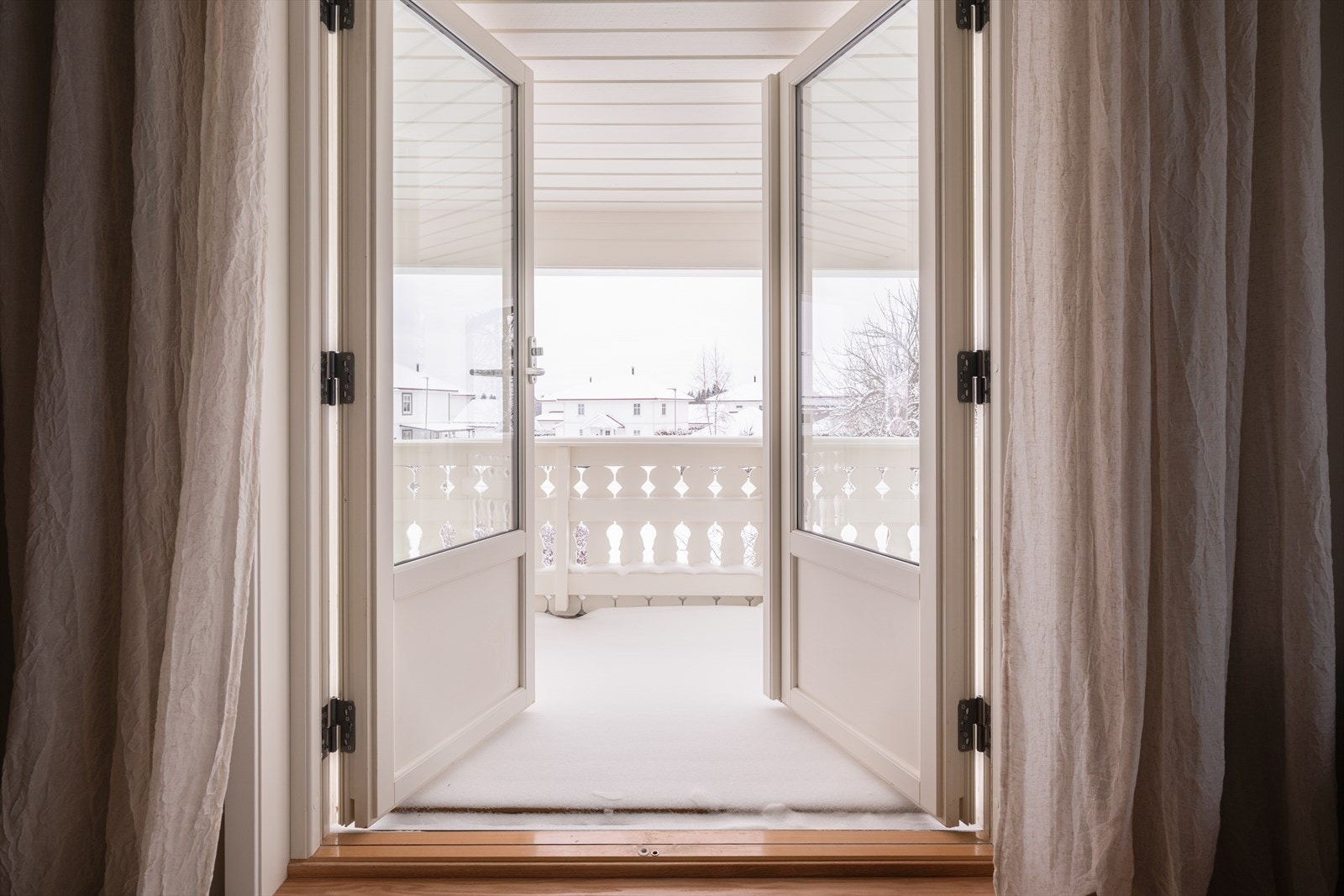 Balkongen er oppgradert med nye komposittheller. Galleribilde