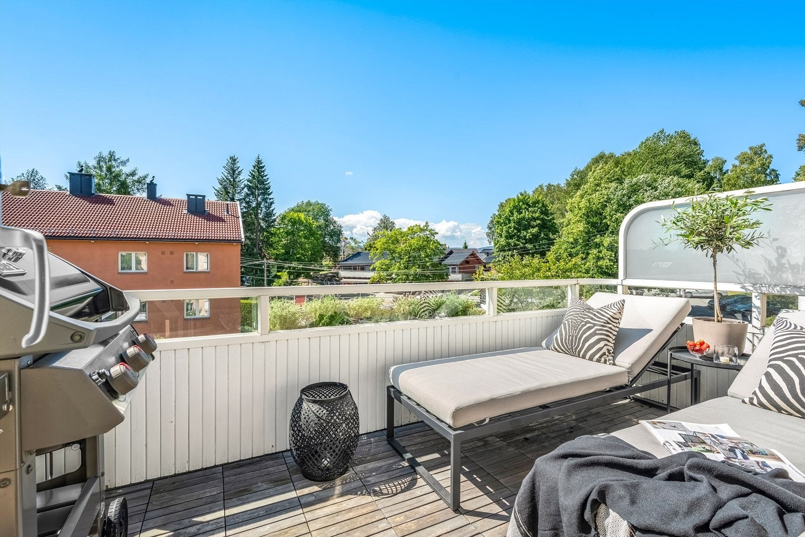 Balkongen vender rett vest og har borettslagets kanskje beste solforhold. (Arkivbilde fra 2023) Galleribilde