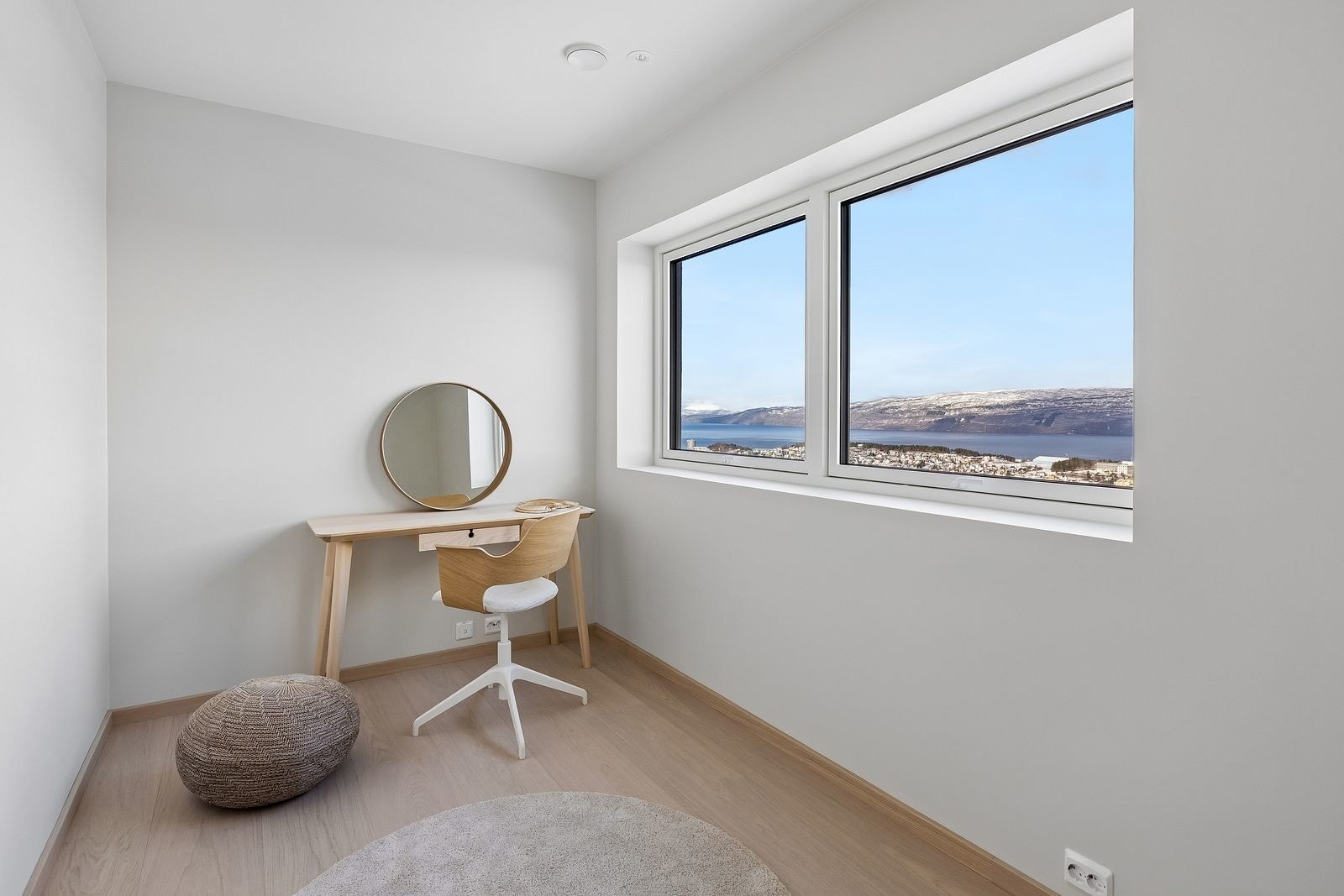 Det er totalt 3 soverom i boligen.