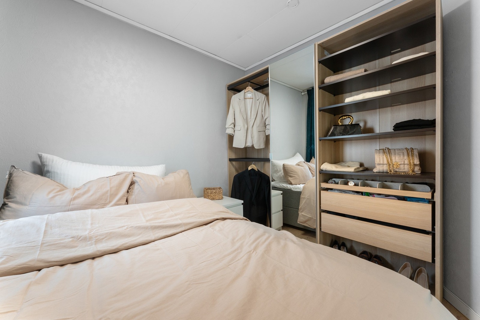 På soverommet er det god plass til garderobeskap. Galleribilde