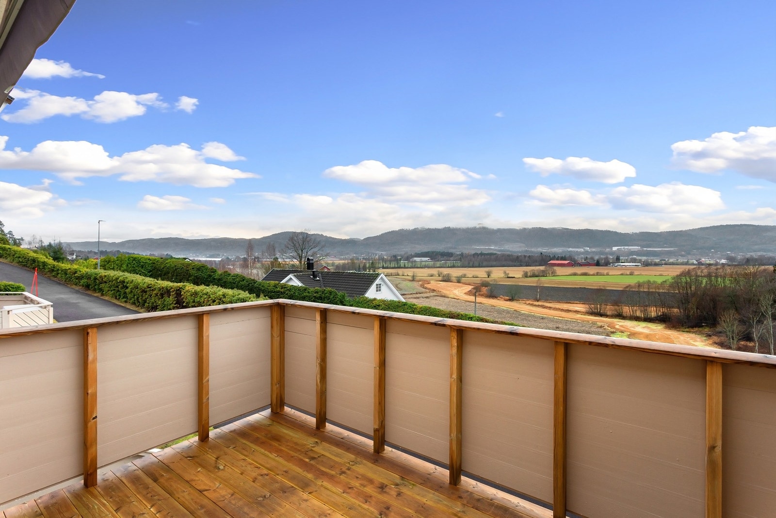 Fin utsikt fra altan på ca. 7 kvm. Galleribilde