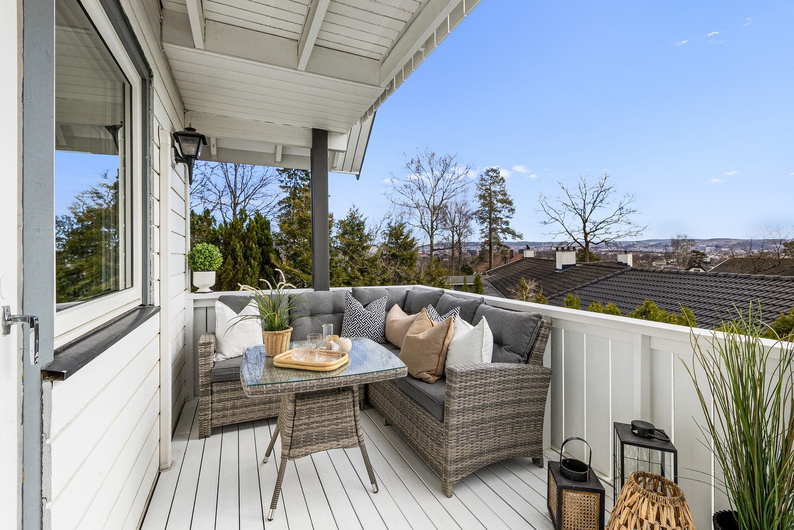 Solrik veranda på 9m2. Galleribilde