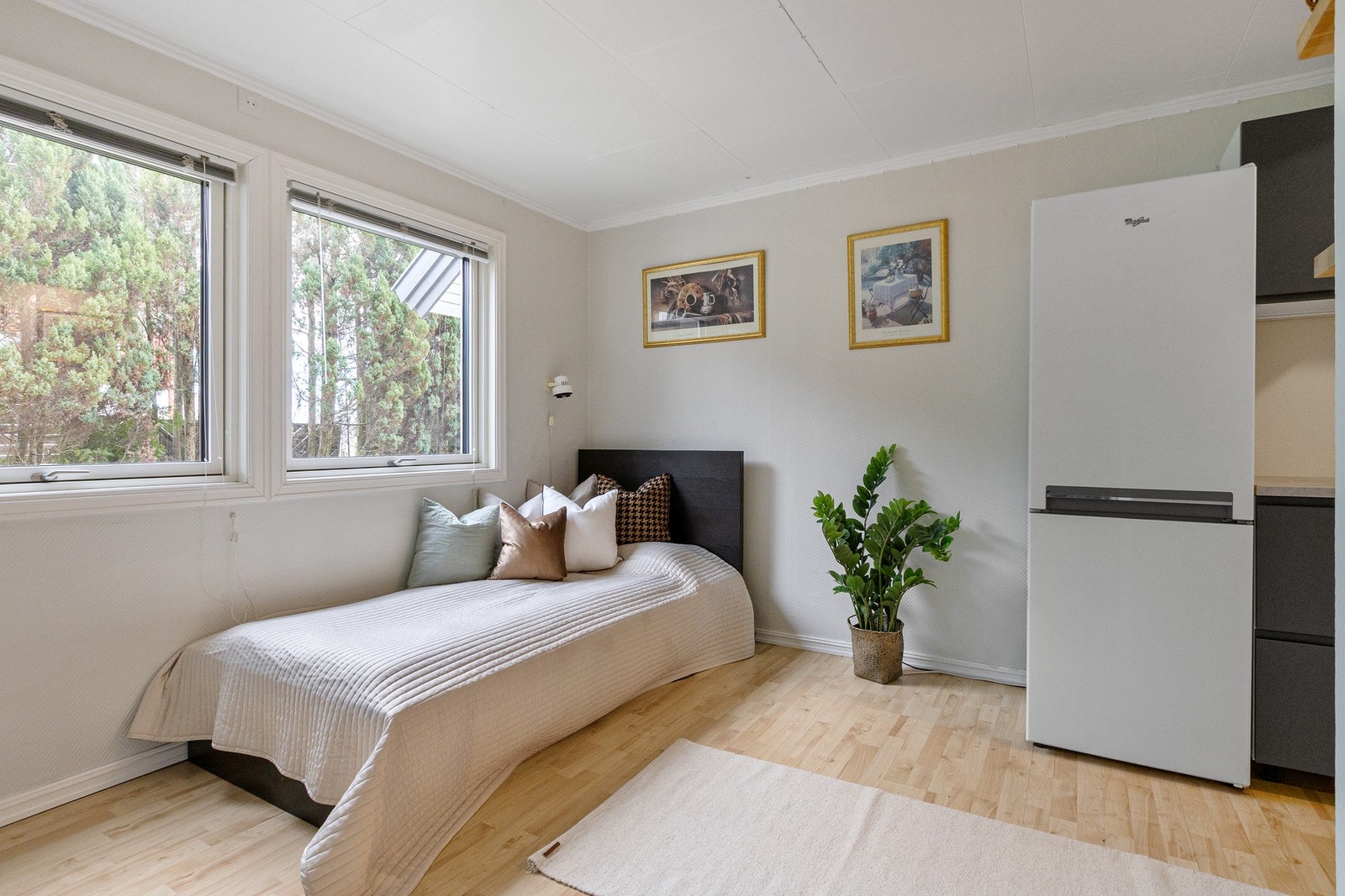 Uteleiedel med egen inngang. Galleribilde